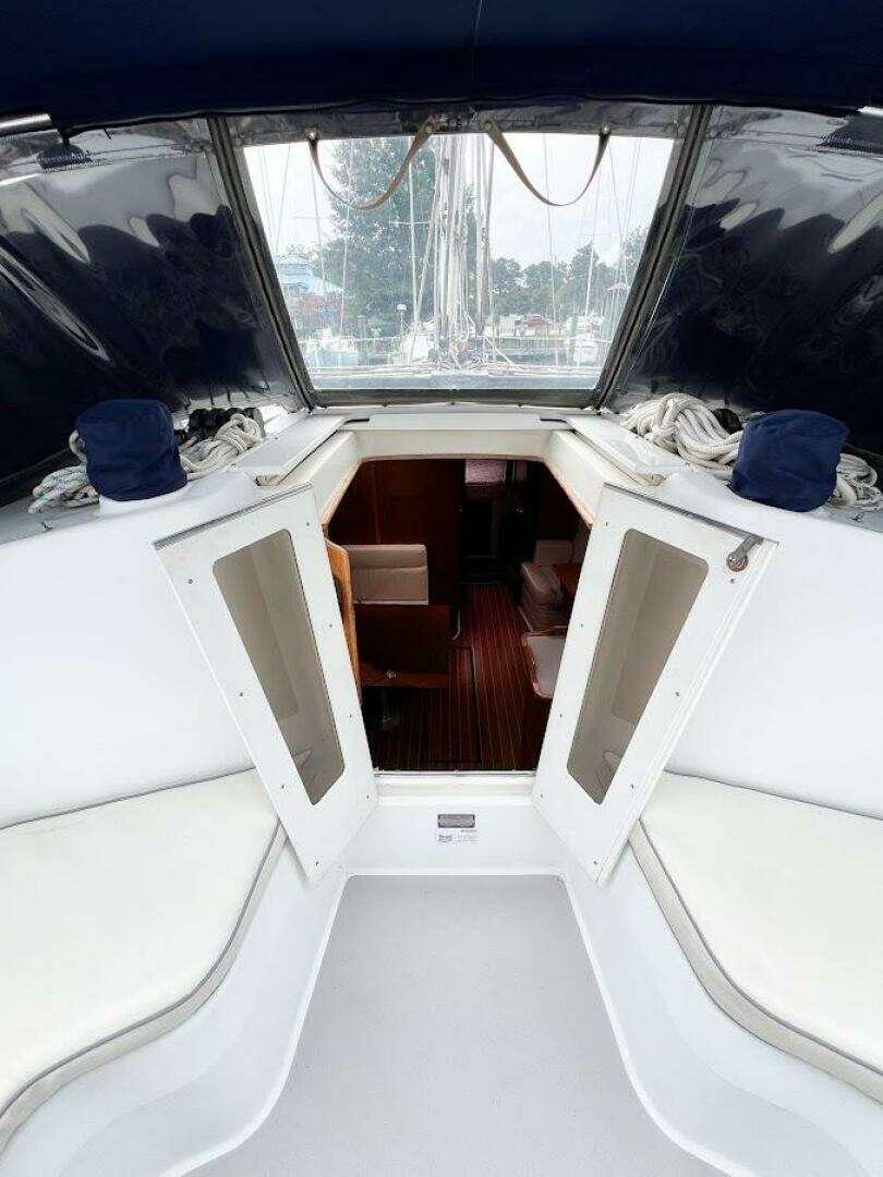 2007 Catalina 350 MK II - Image 43