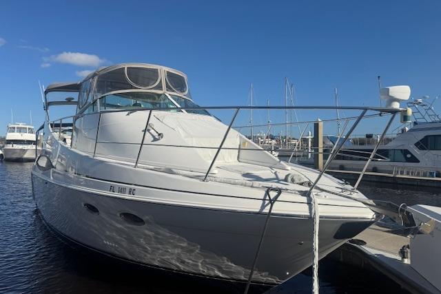 1997 Carver 350 Mariner