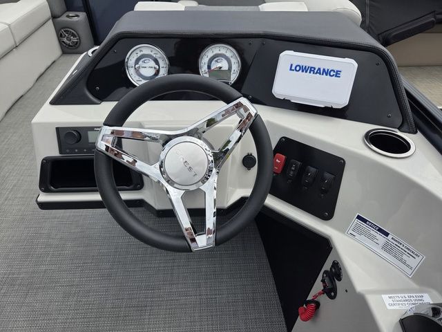 2026 Crest Conquest SE 220 Cruise Tri-Toon W/150Hp And Traile - 20