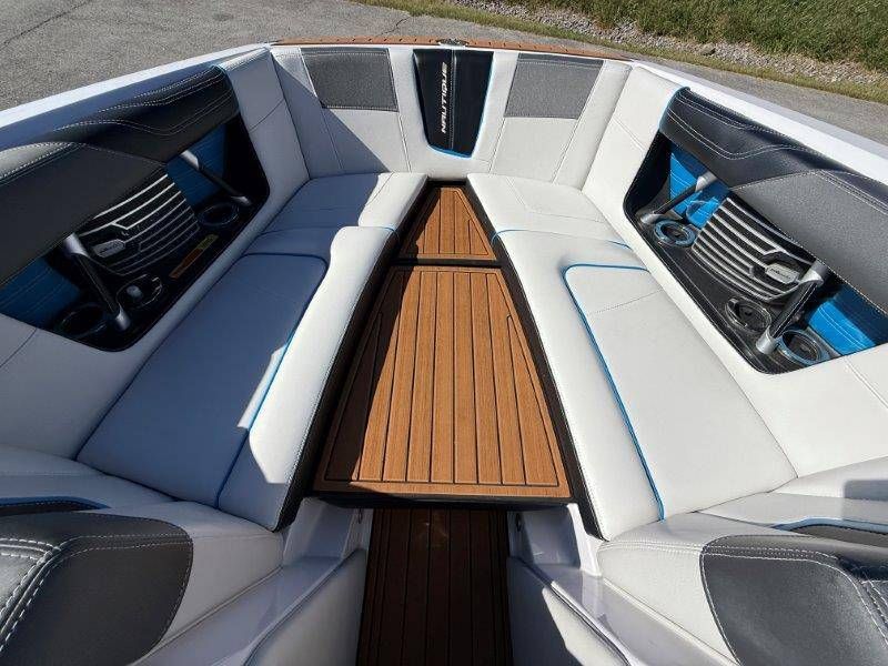 2015 Nautique G23 - 32