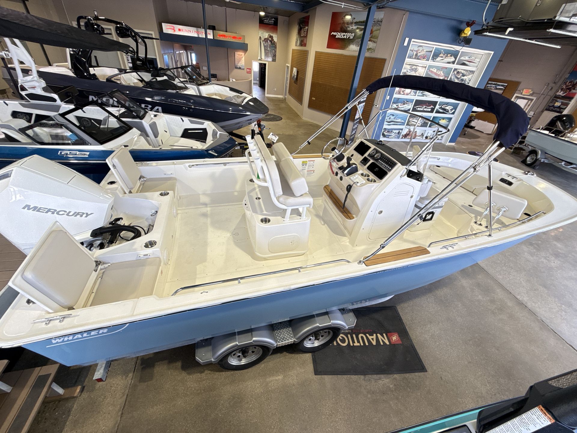 2026 Boston Whaler 210 Montauk - 5