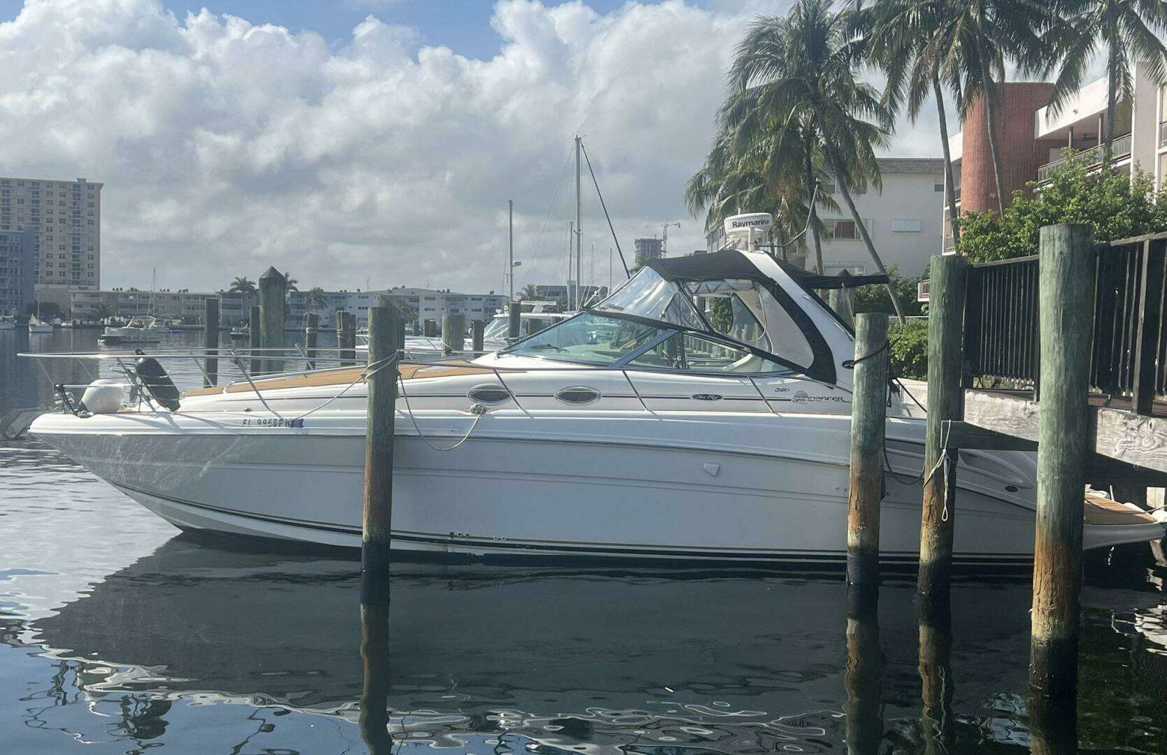 2002 Sea Ray 360 Sundancer - Image 3