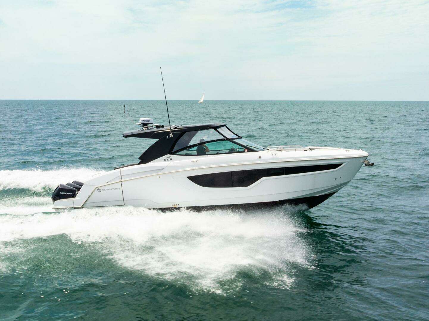 2021 Cruisers Yachts — - Image 8