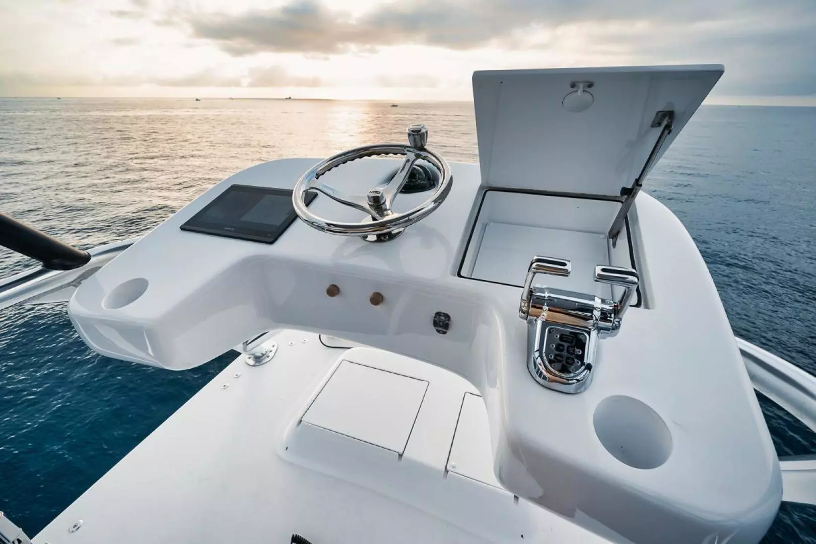 2020 Hatteras Convertible GT59 - Image 30