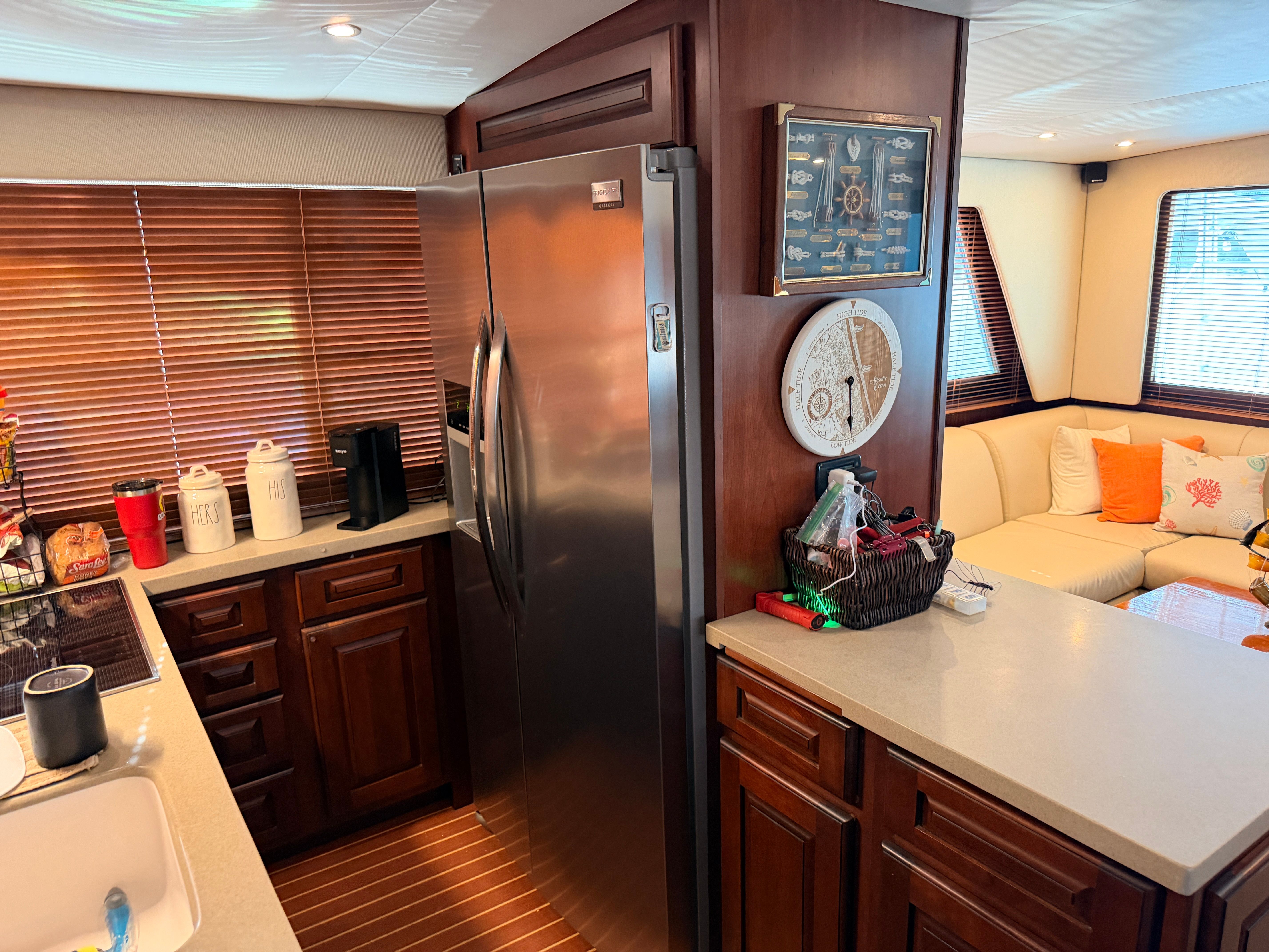 1980 Hatteras 55 Convertable - 13