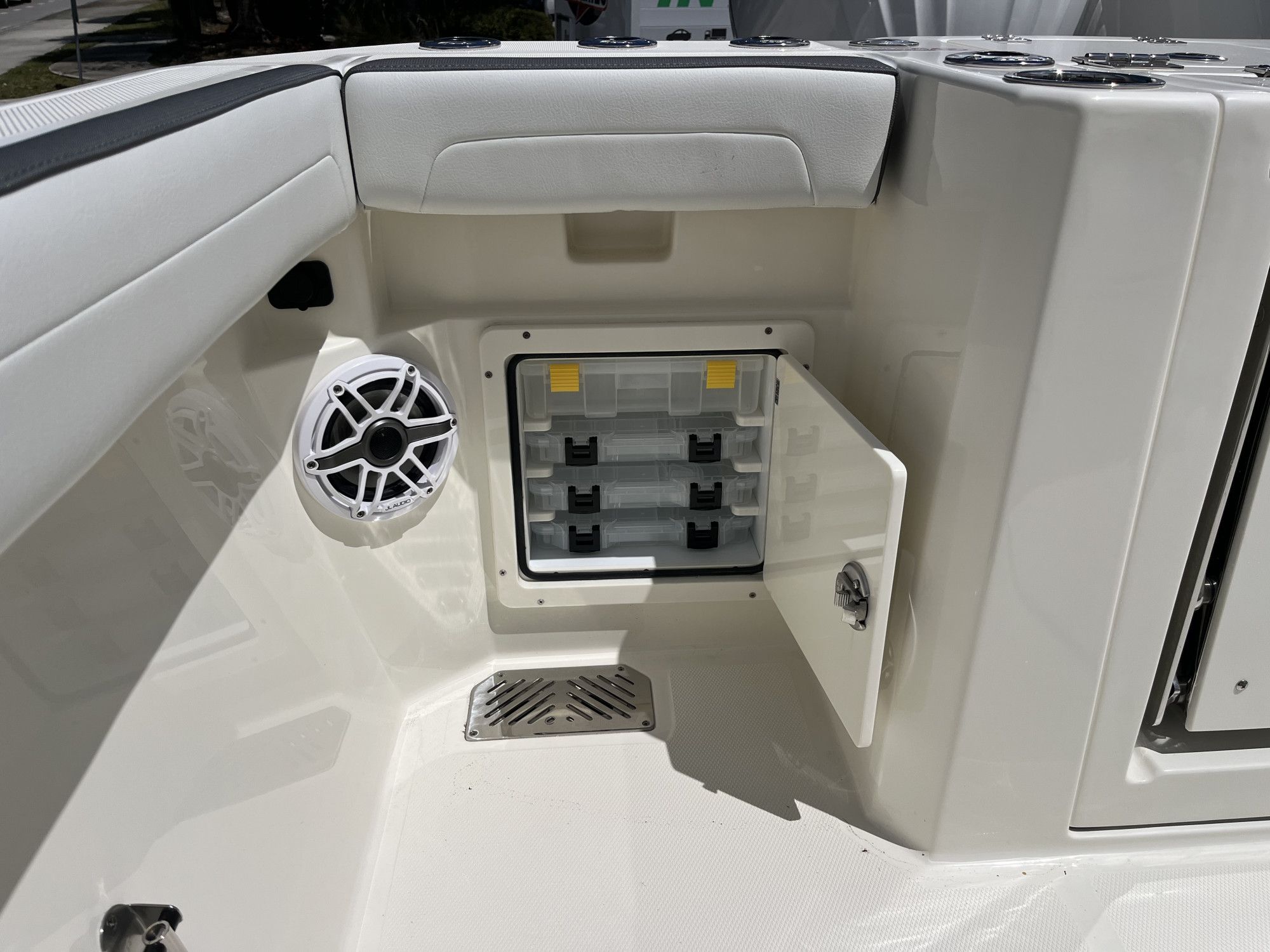 2026 Cobia 285 Open Center Console - 30