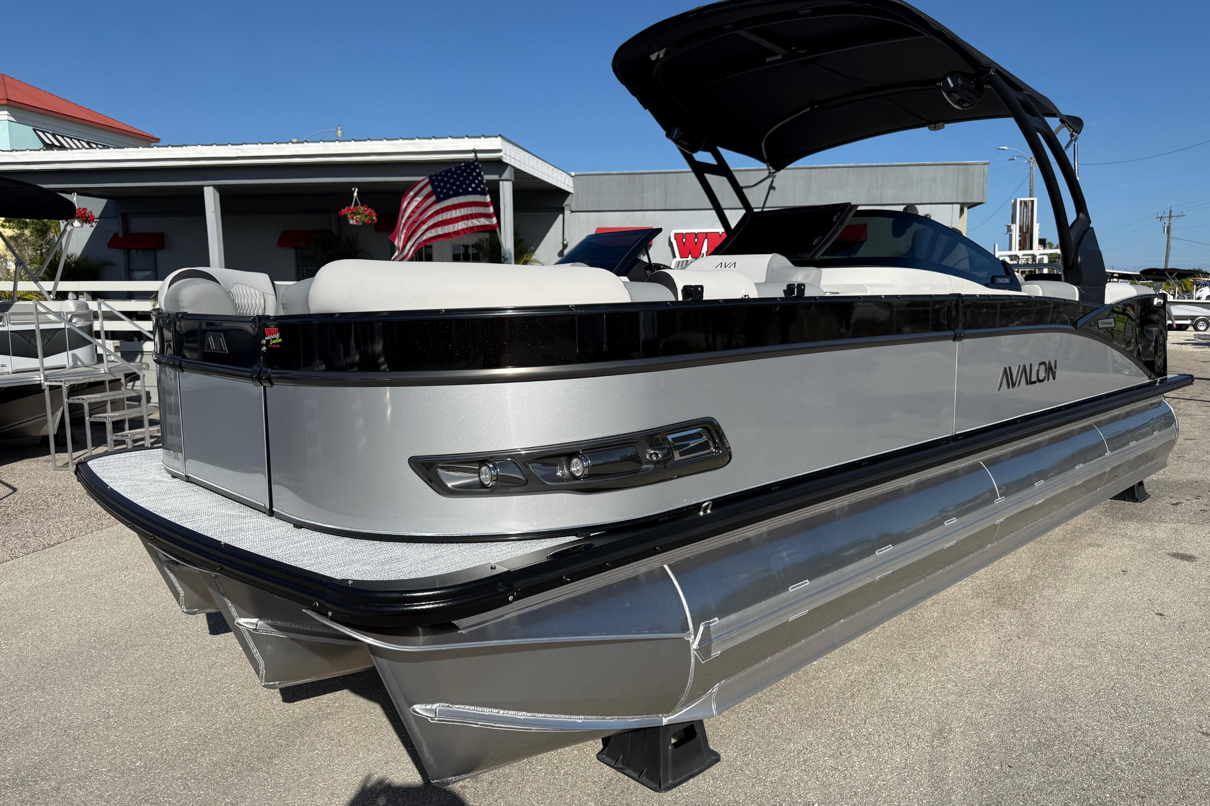 2026 Avalon 2585 Catalina Windsheild Quad Lounger, Tri Toon, Mercury 350hp V-10