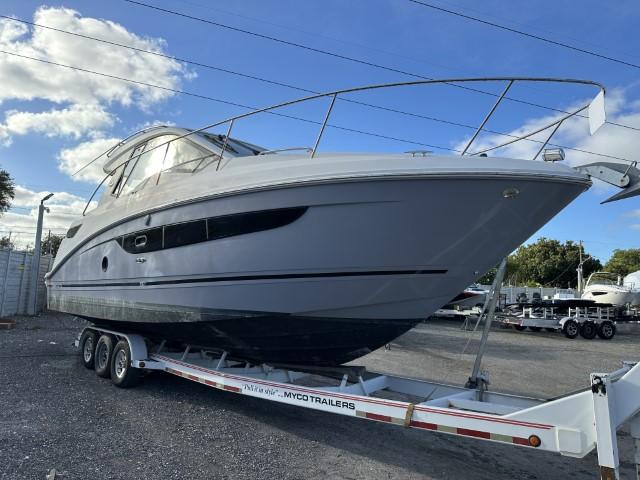 2017 Sea Ray Sundancer 350 Coupe