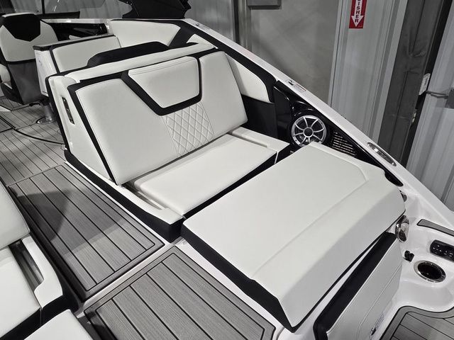 2026 Yamaha Boats 252S - 9