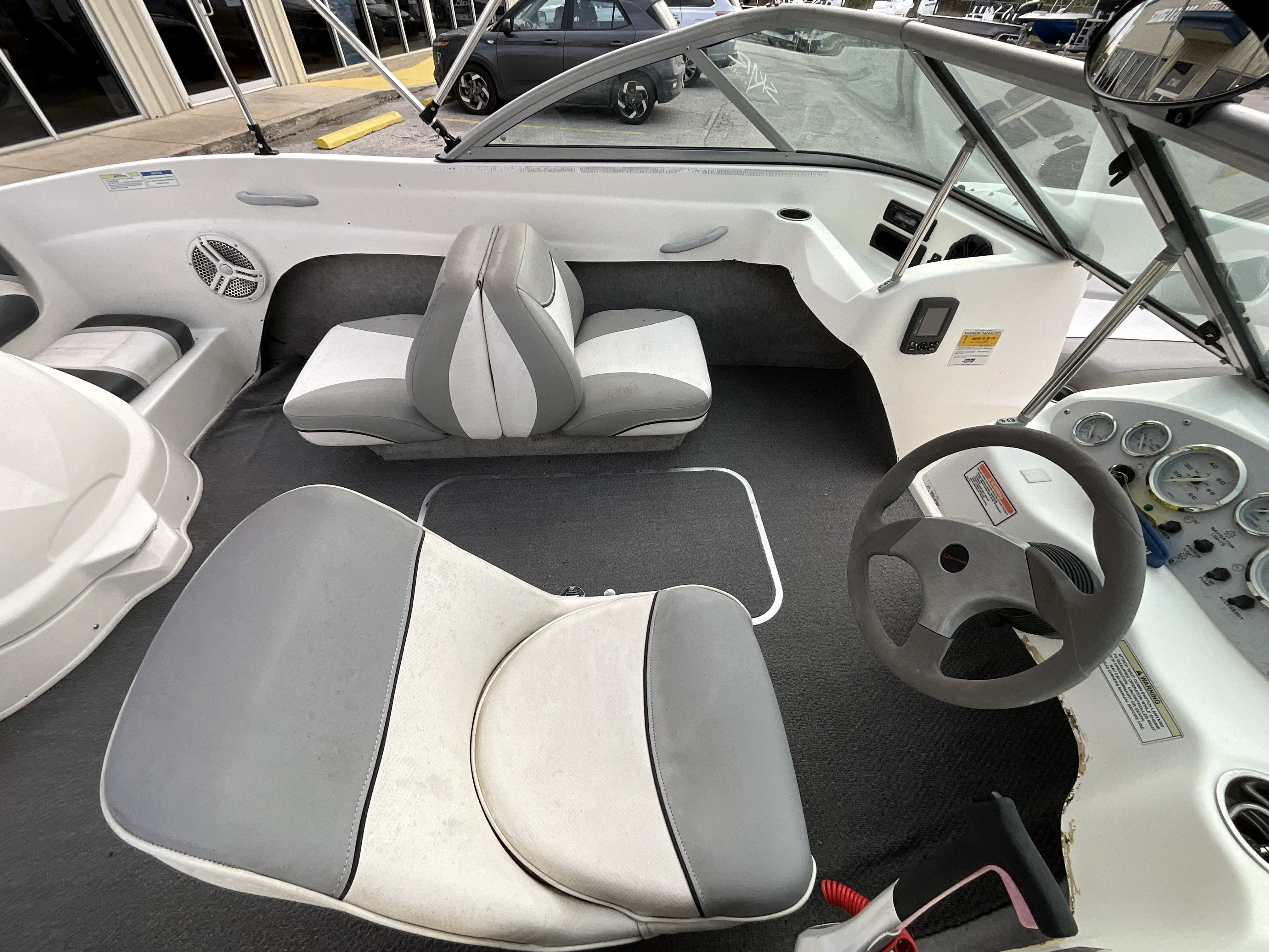 2011 Bayliner 175 Bowrider - 10