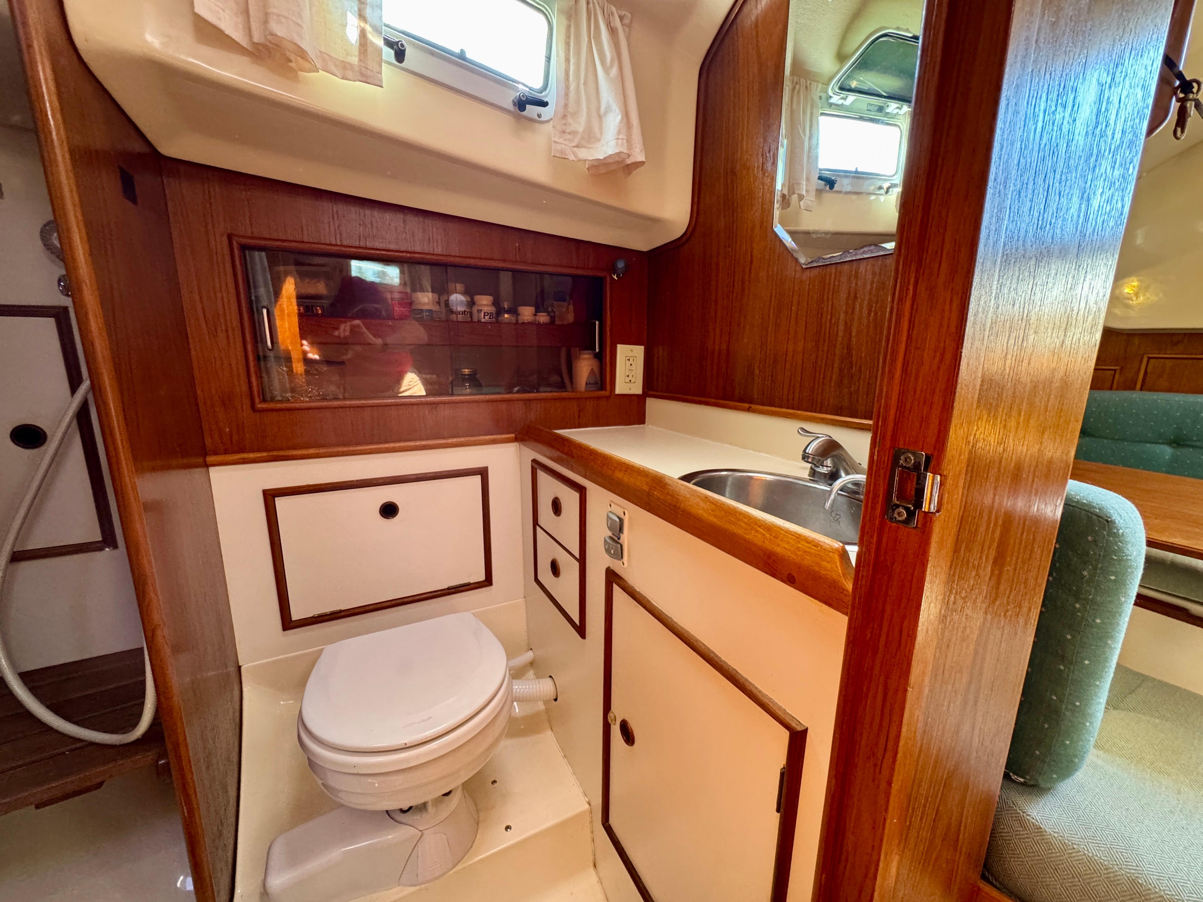 1989 Nonsuch 30 Ultra - 82