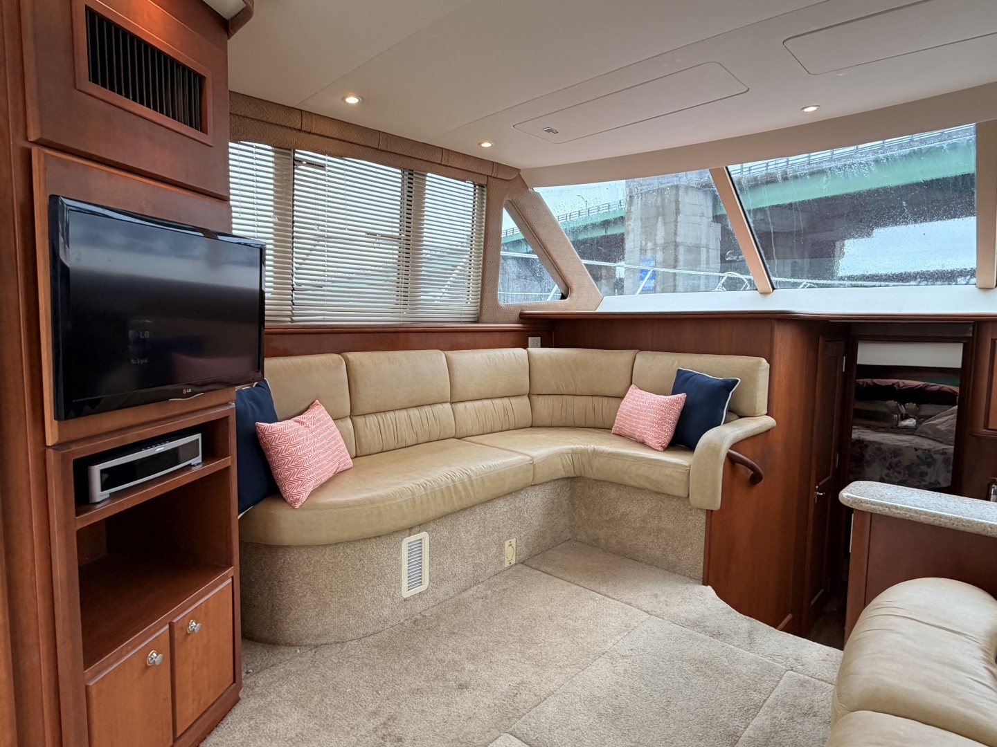 2006 Silverton 38 Convertible - Image 14