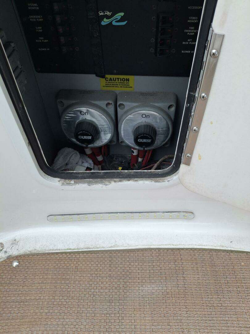 1997 Sea Ray 400 Sedan Bridge - Image 3