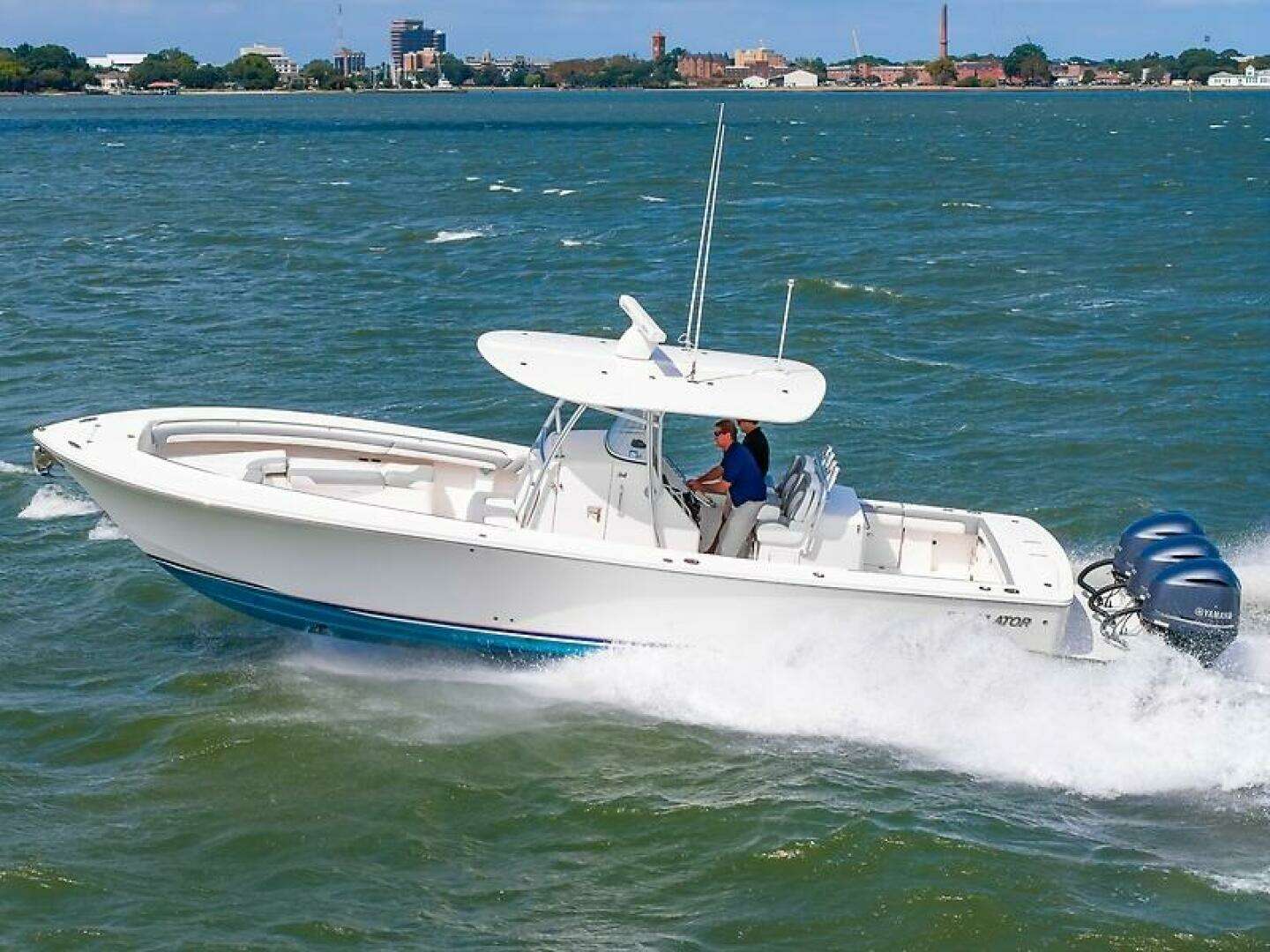 2018 Regulator 34 FS - Image 2