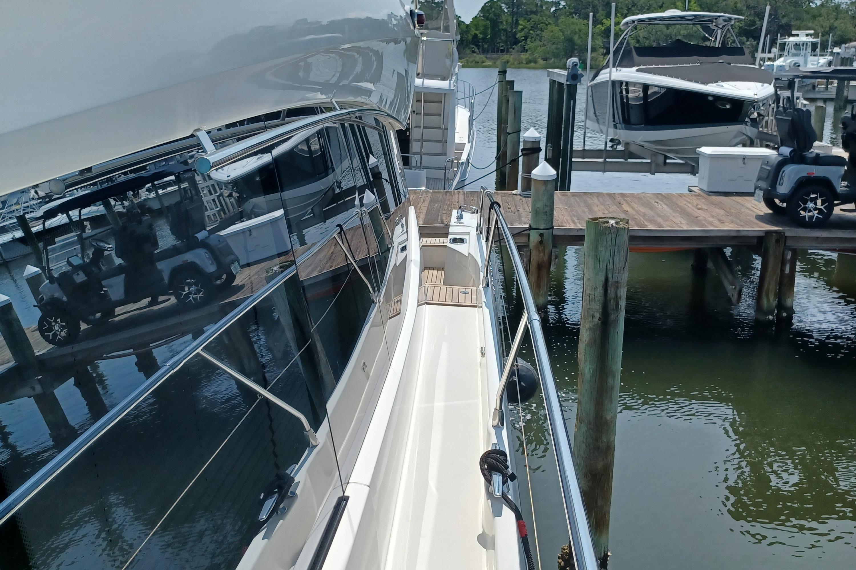 2015 Prestige 550 - 53