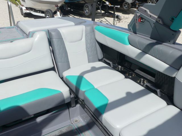 2022 Malibu M220 - 33