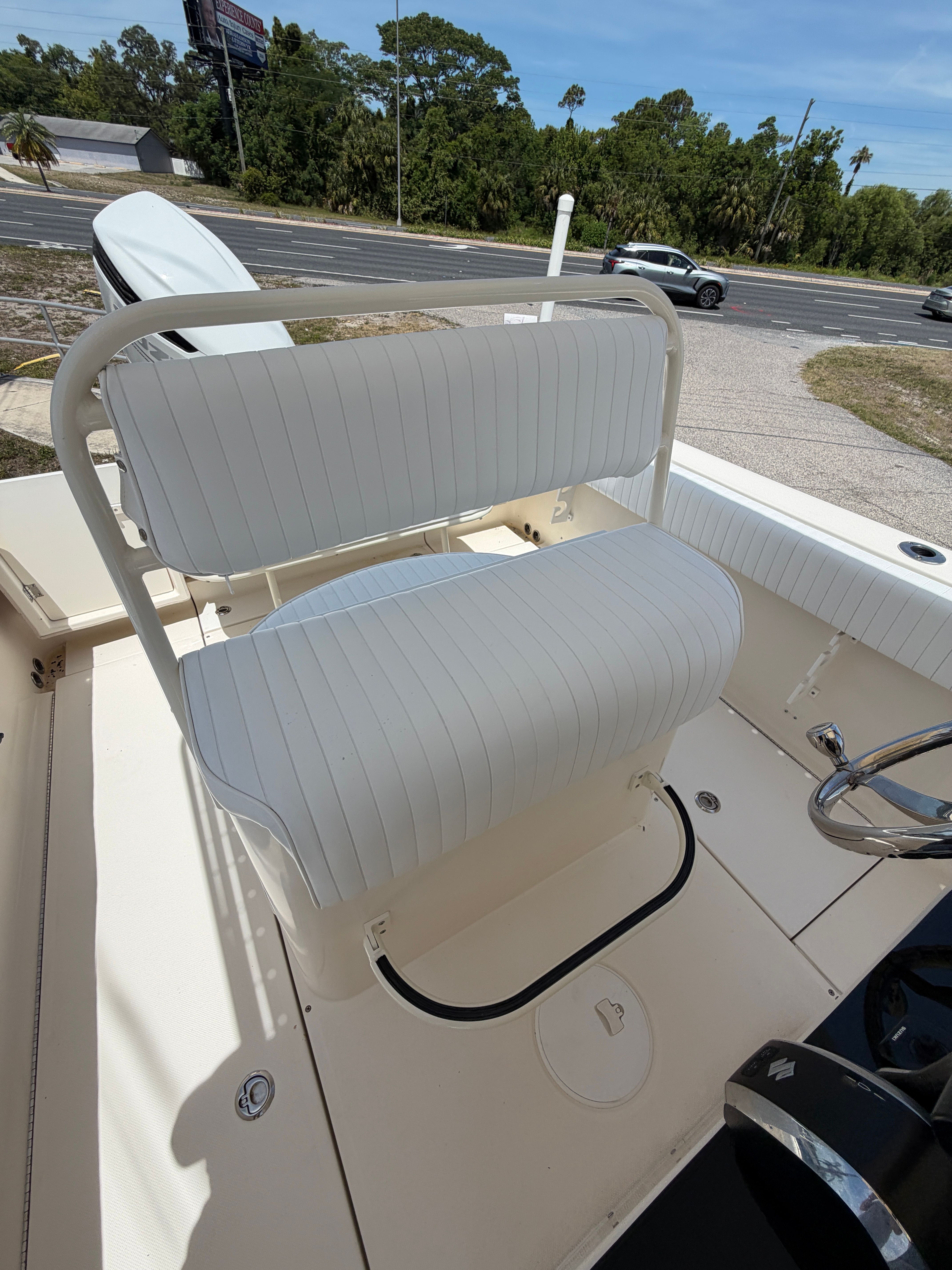 2004 McKee Craft 24 FREEDOM boat seat and helm.