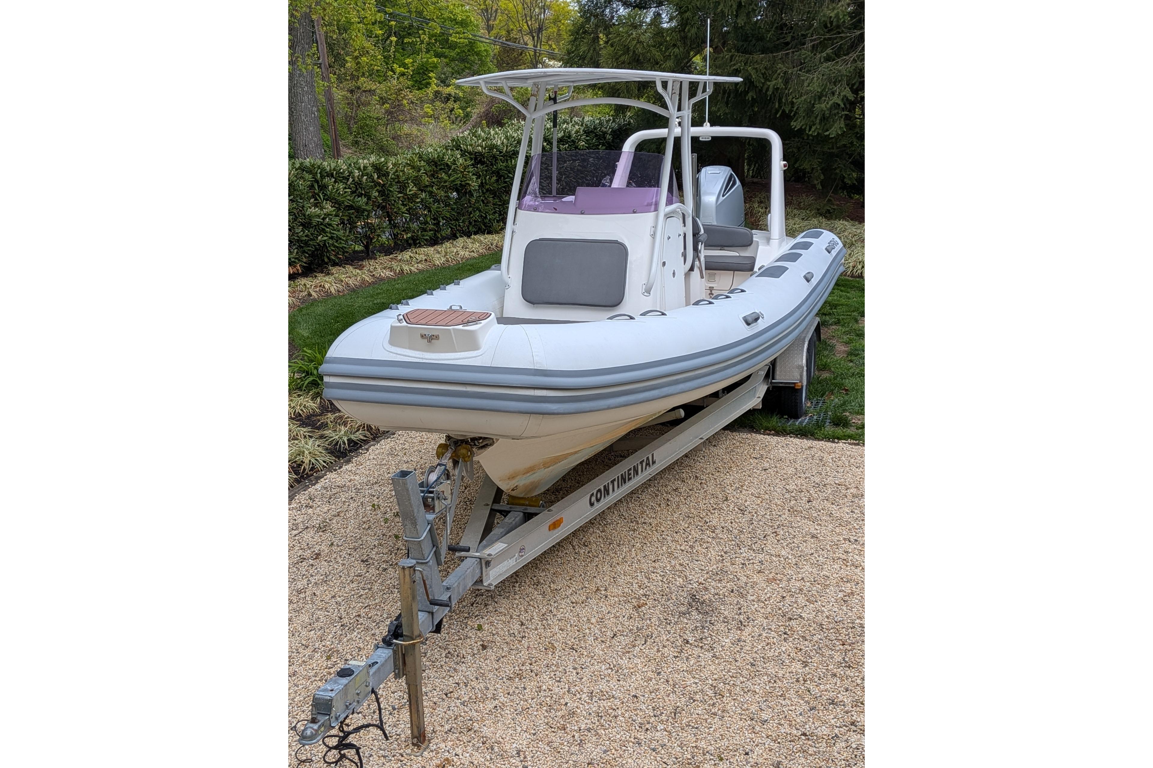 2016 Brig E780 Lift Kept w / Trailer