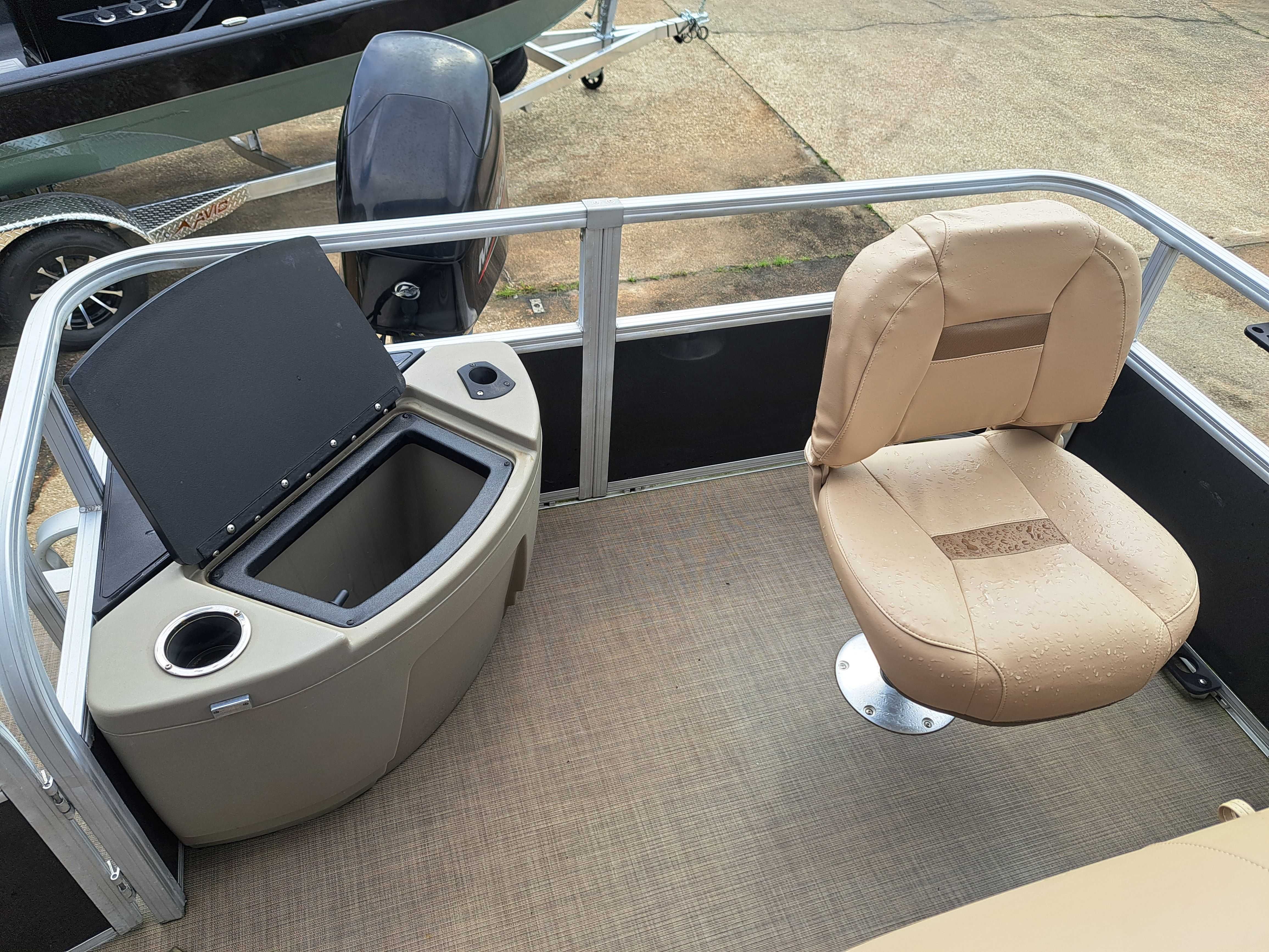 2022 Sun Tracker FB20 DLX - 24
