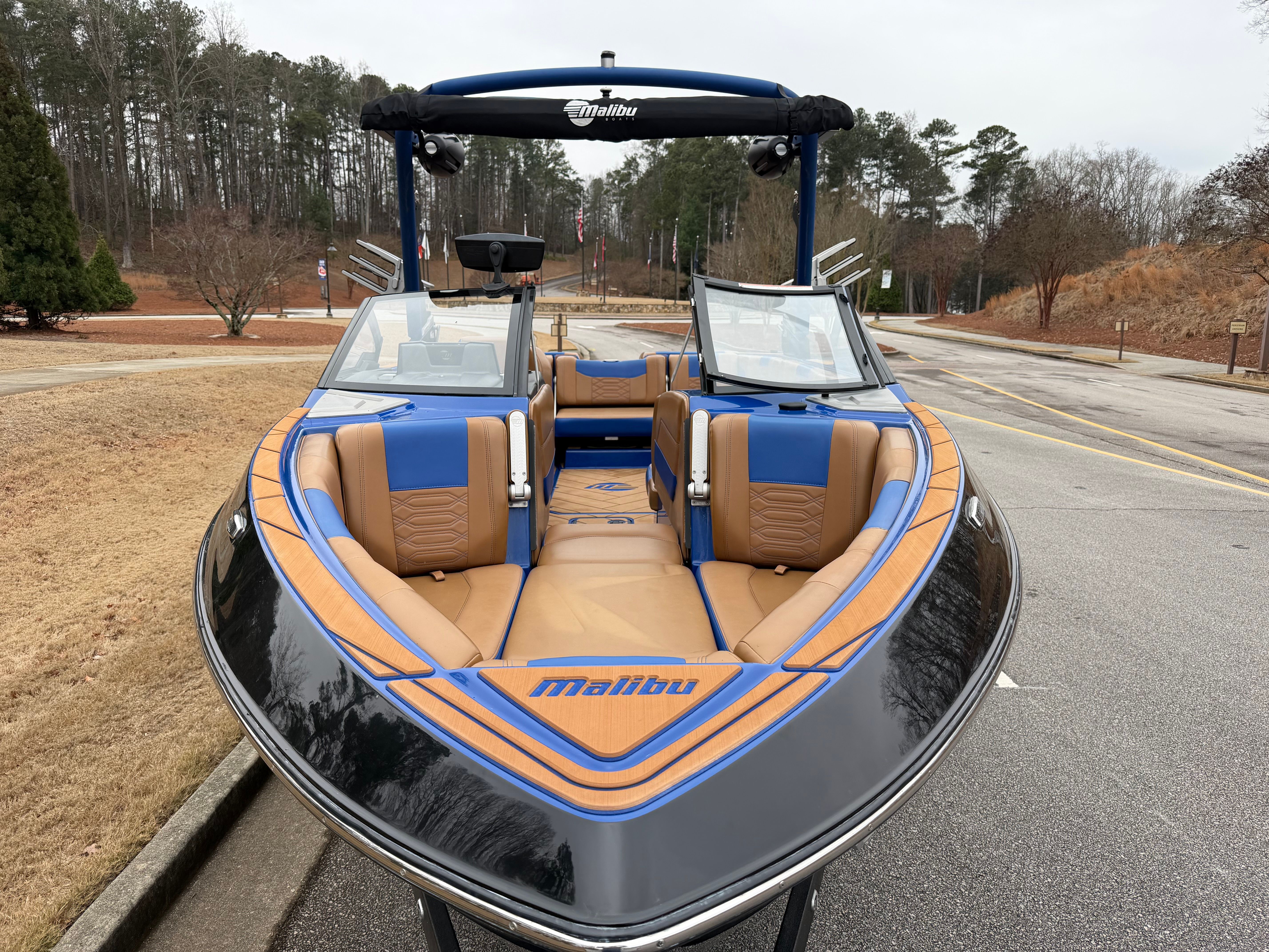 2022 MALIBU 25 LSV - Image 3