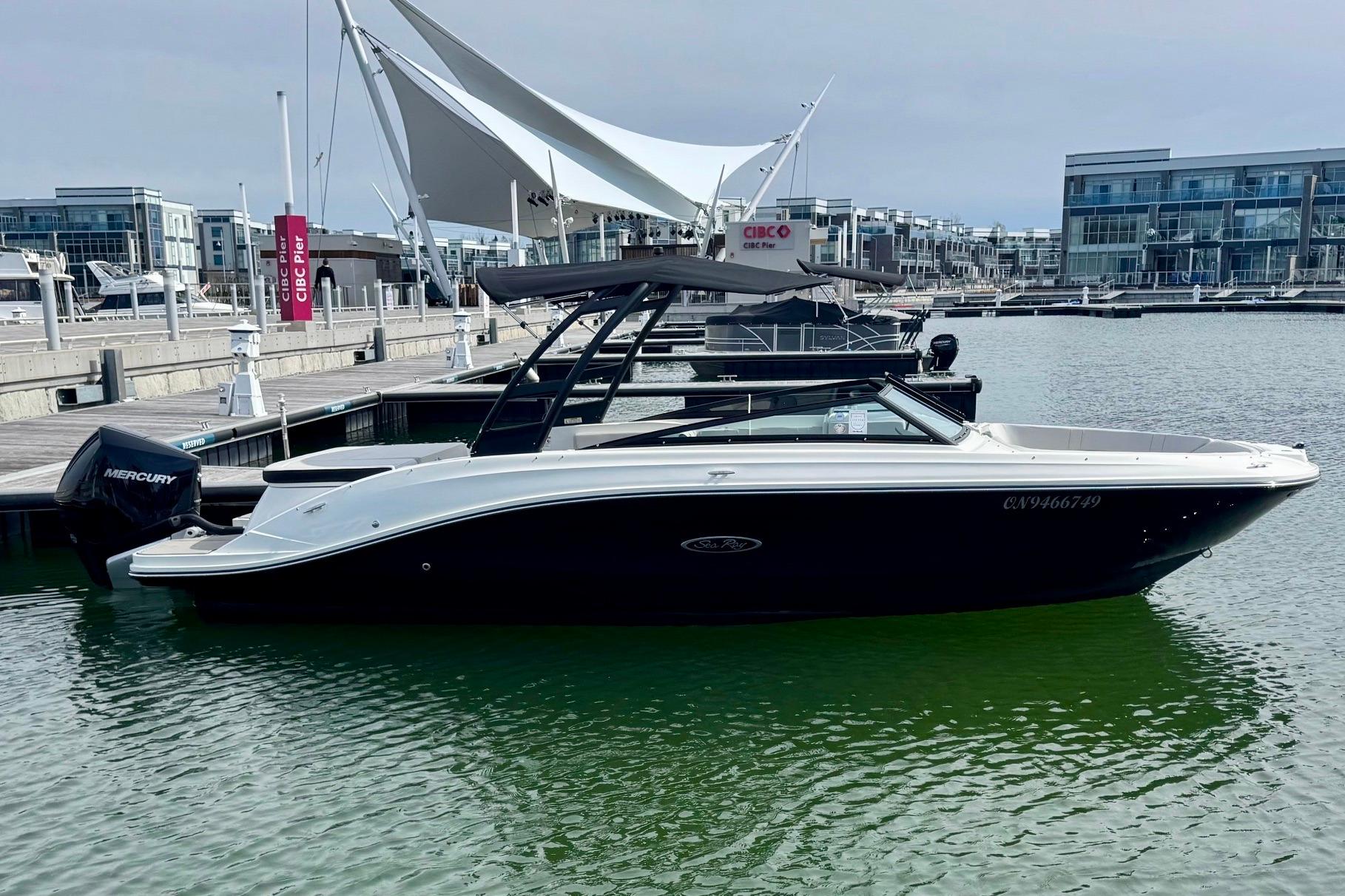 2025 Sea Ray SPX 230 Outboard