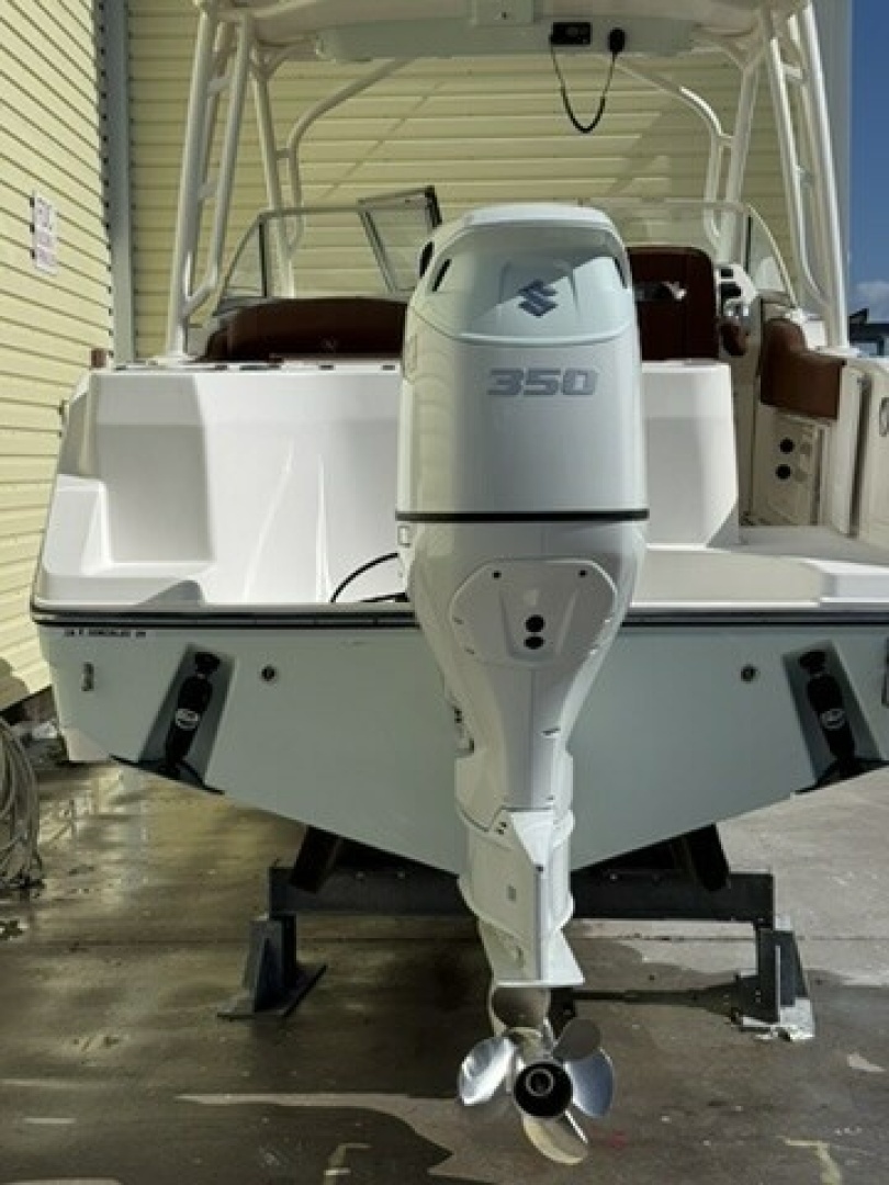 2019 Century 24 Resorter - Image 7