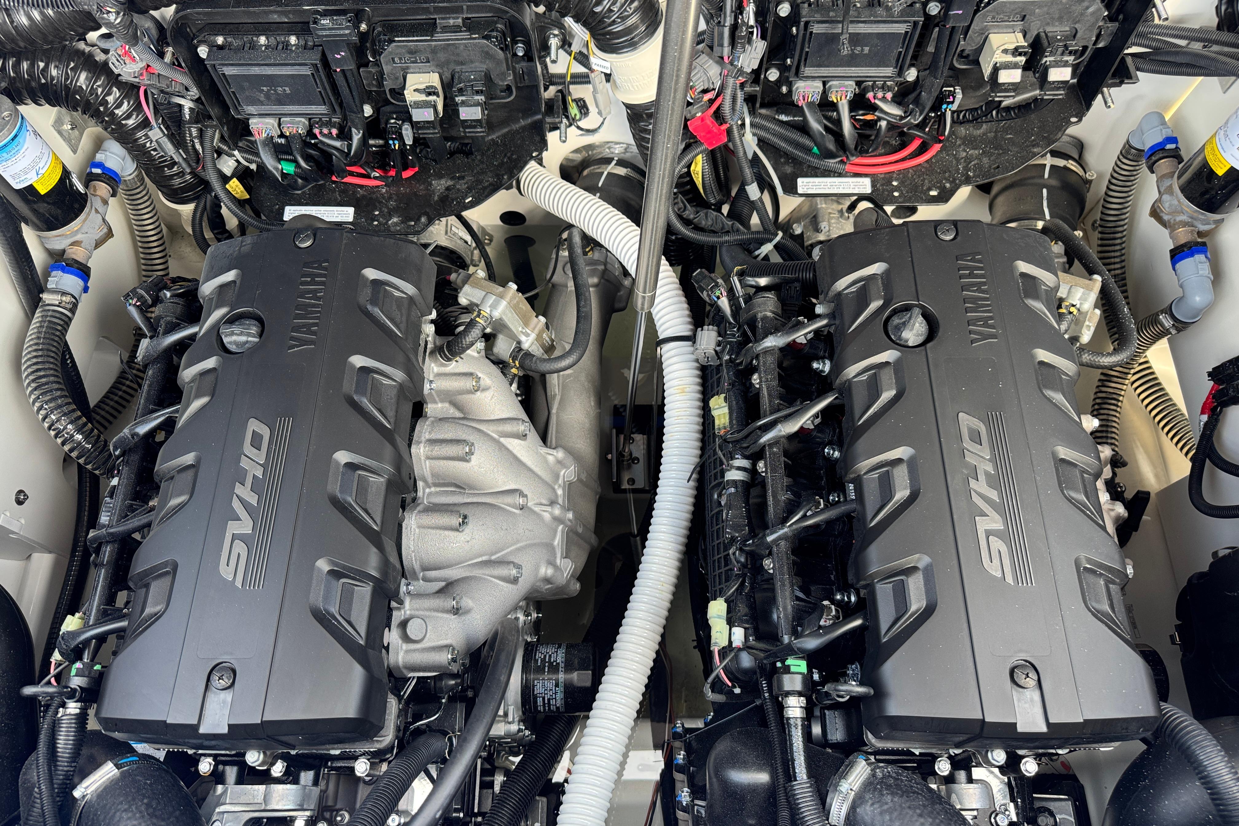 Twin Yamaha SVHO engines in a 2026 Yamaha Boats 255XD model.