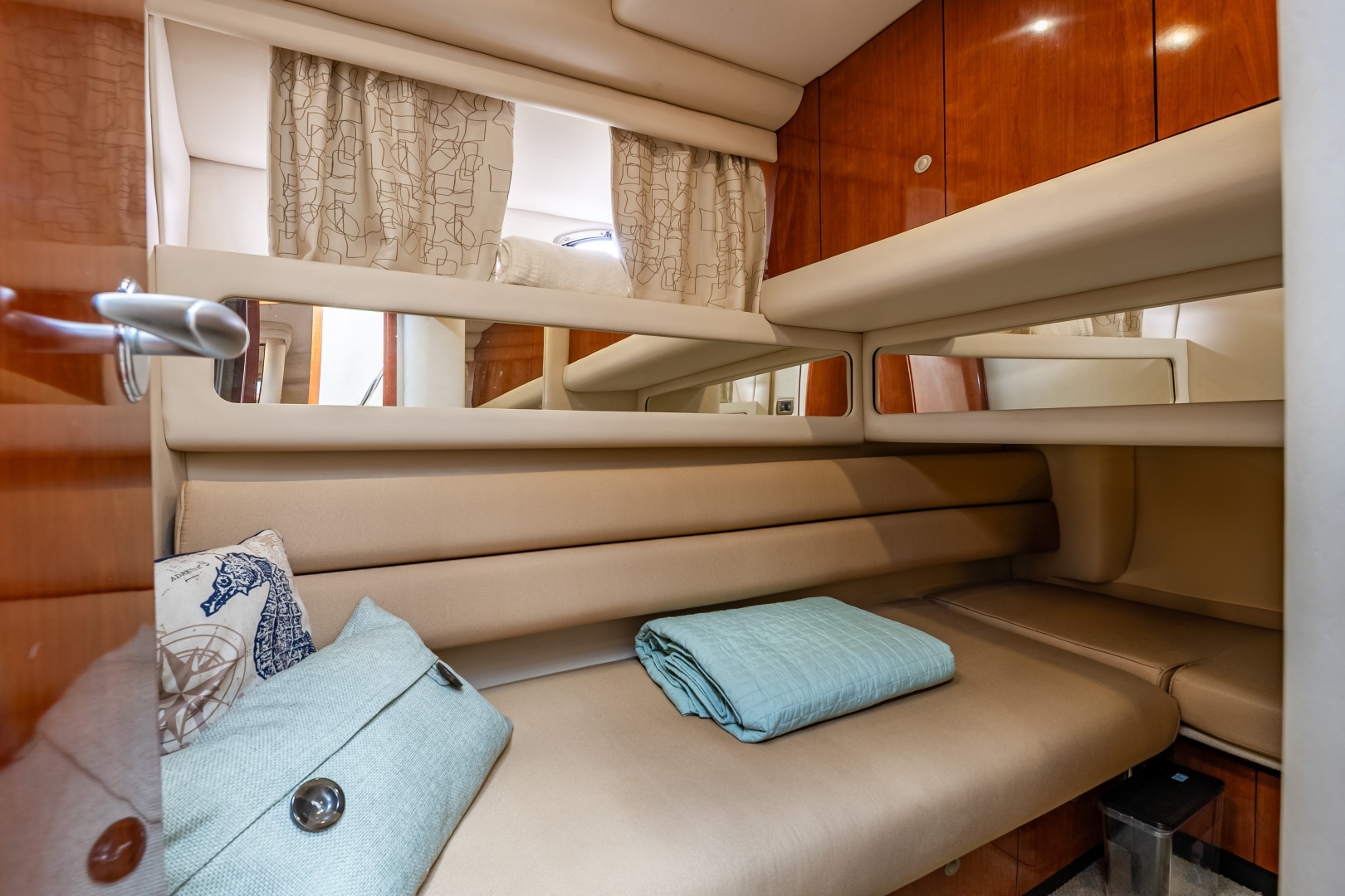 2004 Sea Ray 480 Sedan Bridge - Image 31