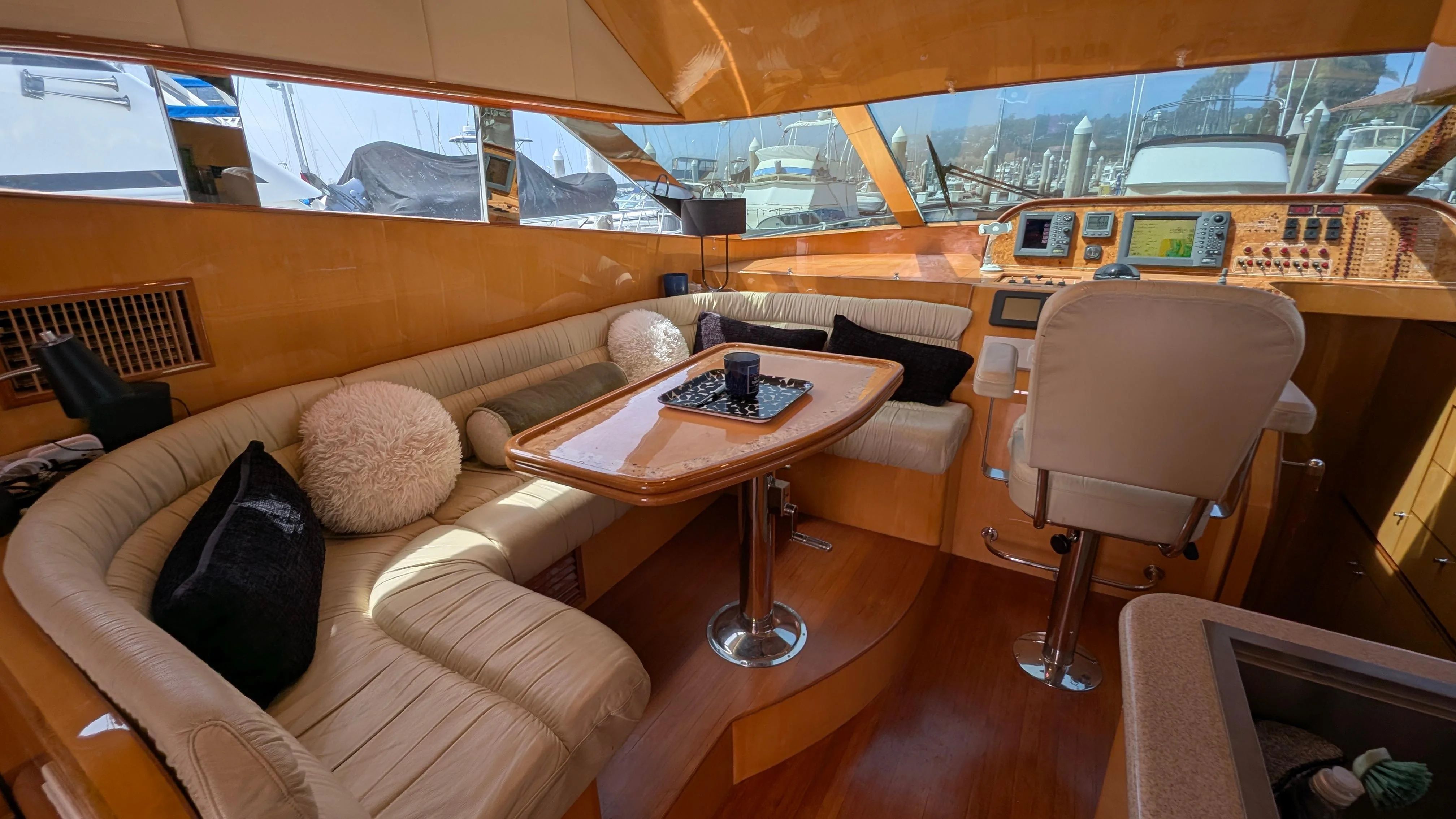 2004 Johnson Motor Yacht - 3
