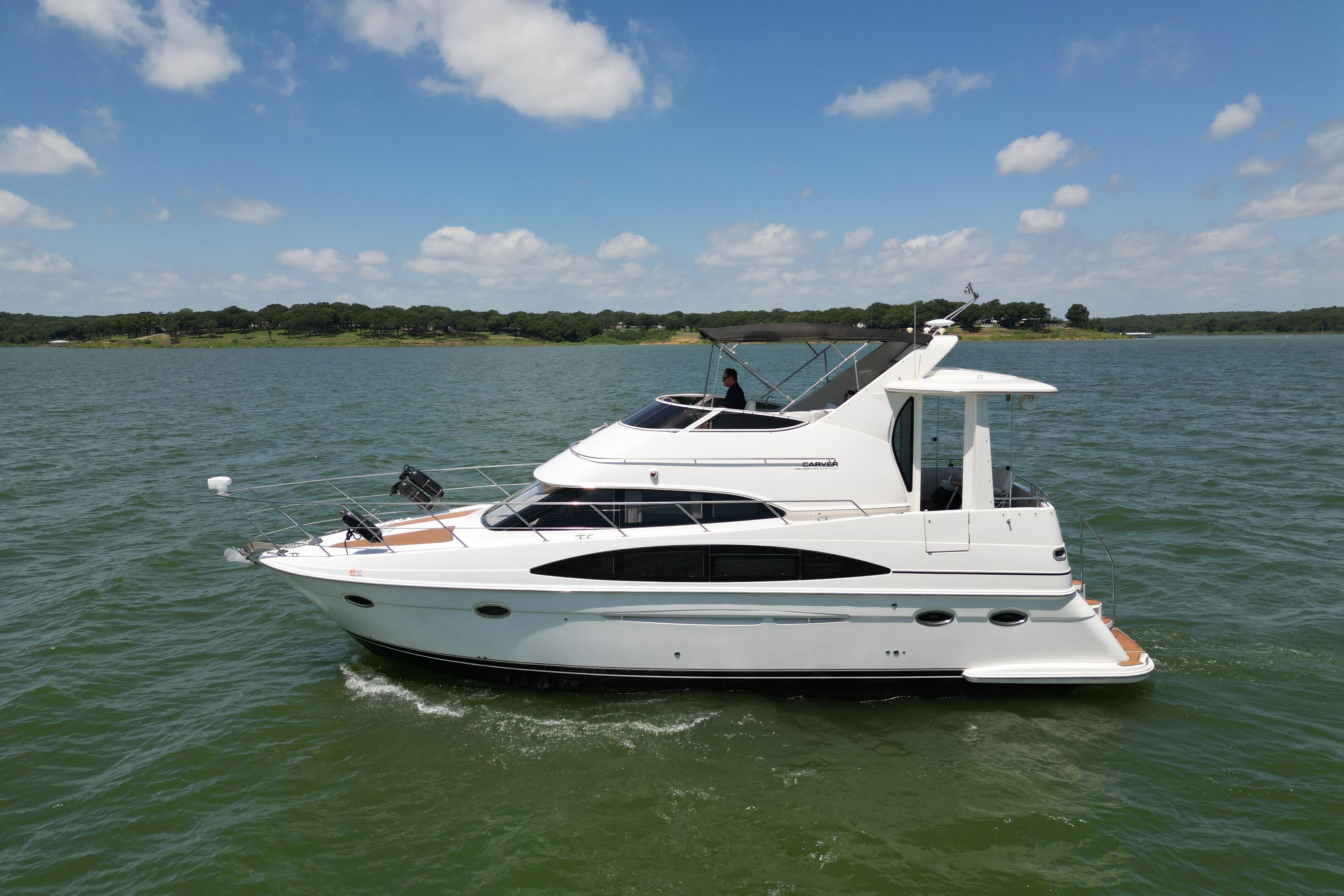 2002 Carver 396 Motor Yacht