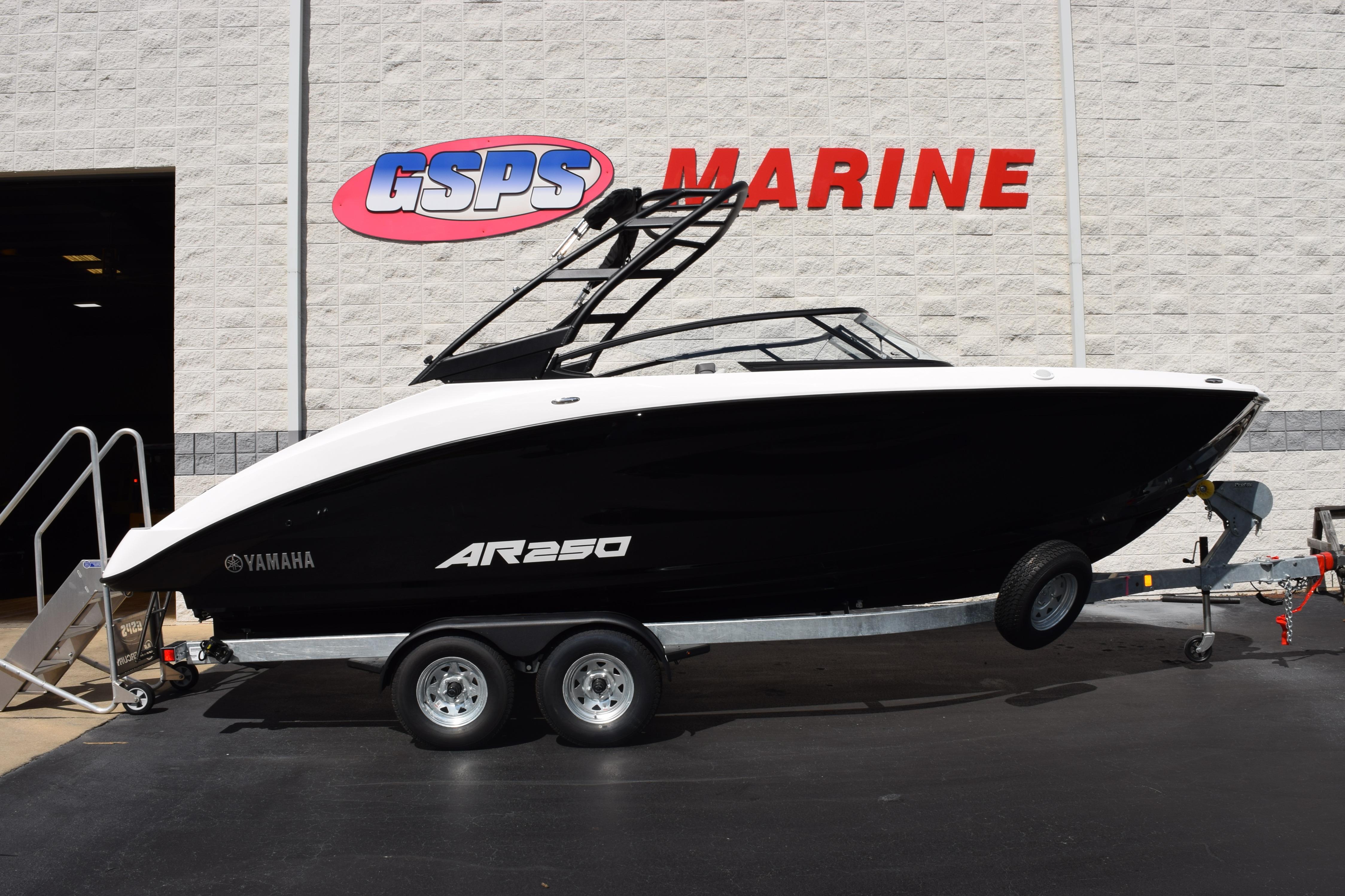 2026 Yamaha Boats AR250