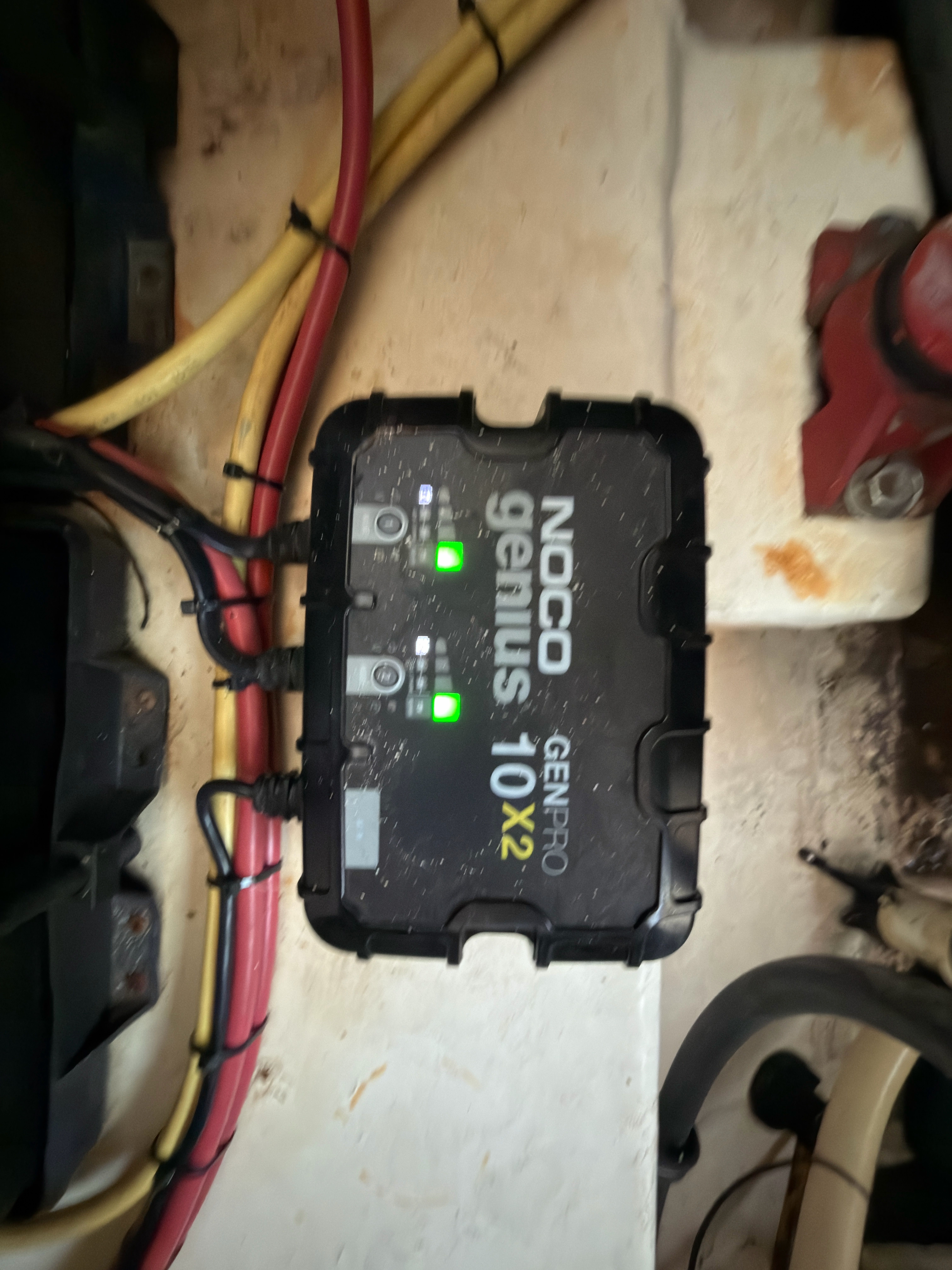 NOCO Genius GENPRO 10x2 charger in a Chaparral 263 Sunesta boat.