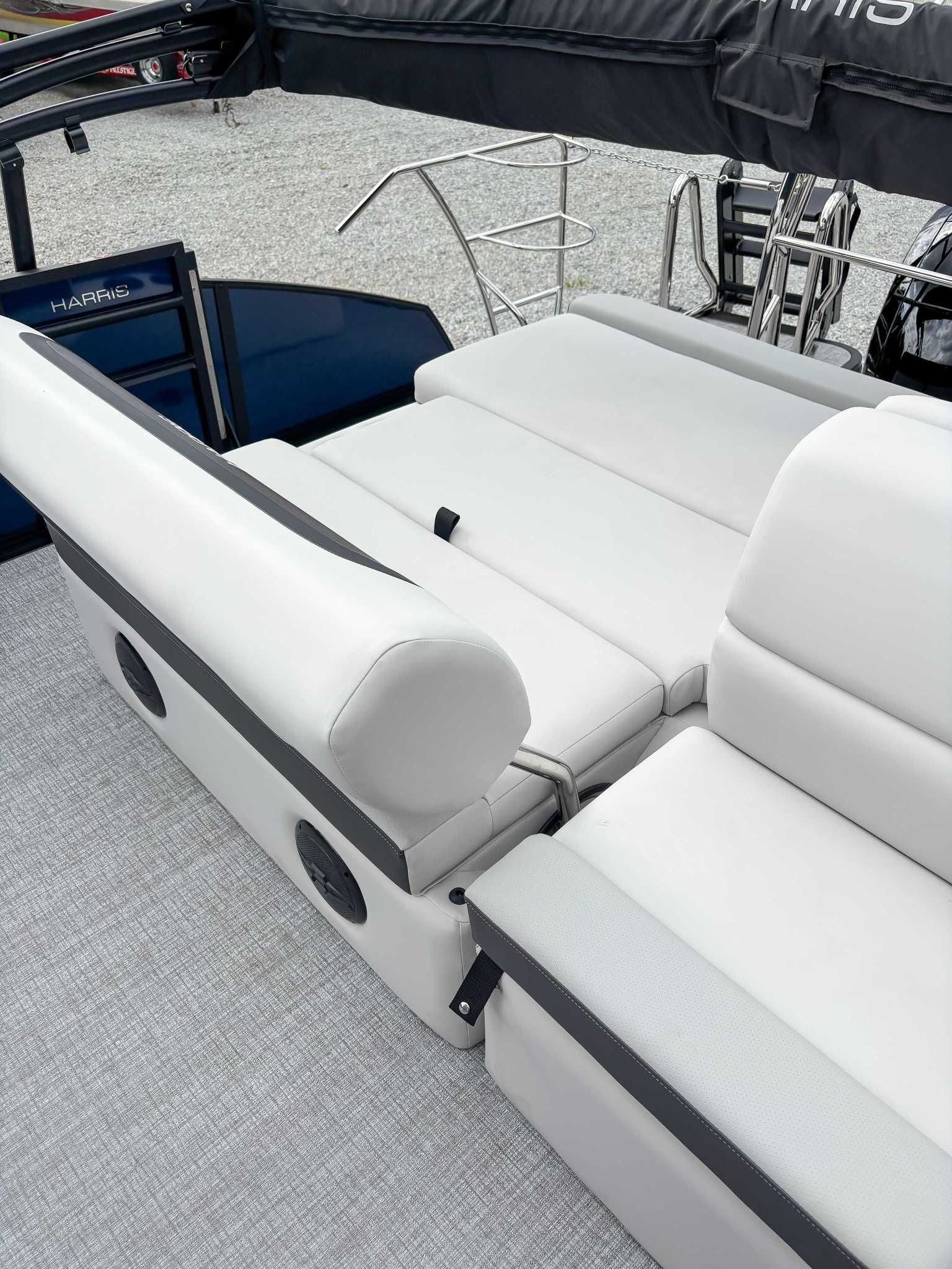 Harris Cruiser 230 SLDH 2026, luxurious white seating on a boat.