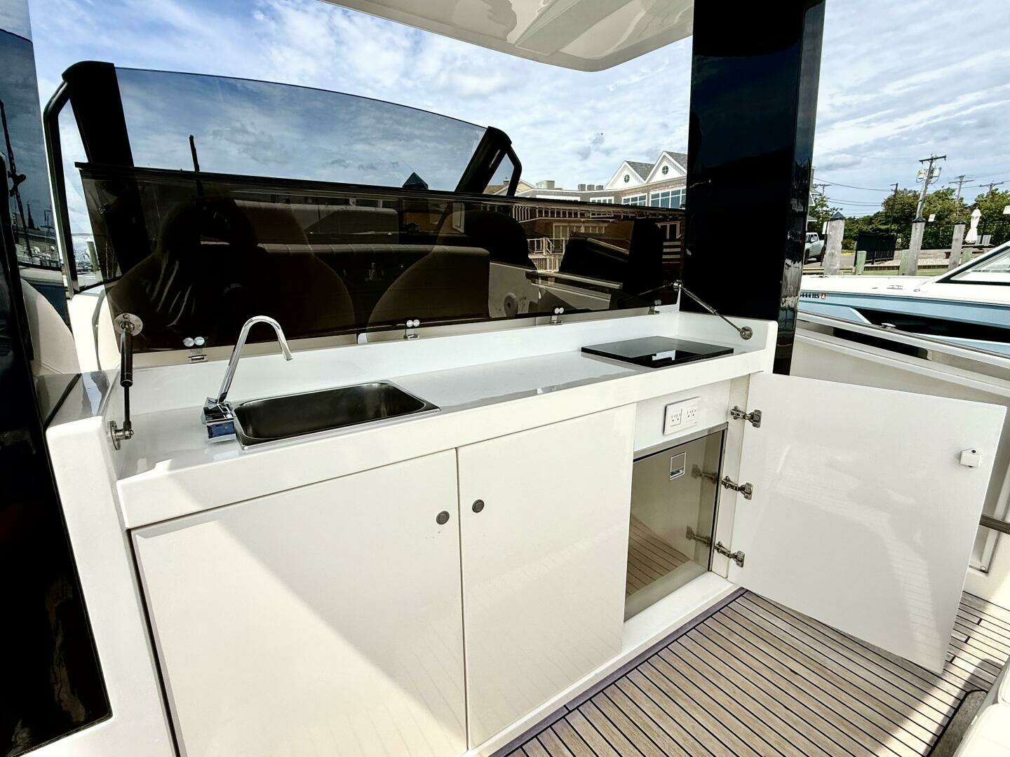 2023 Astondoa 377 Coupe Outboard - Image 22