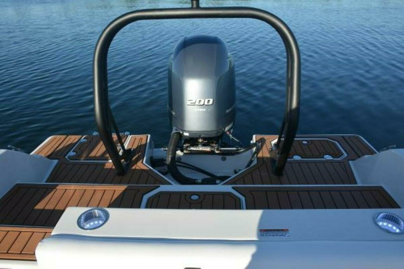 2025 Starcraft SVX 210 OB DC - Image 10