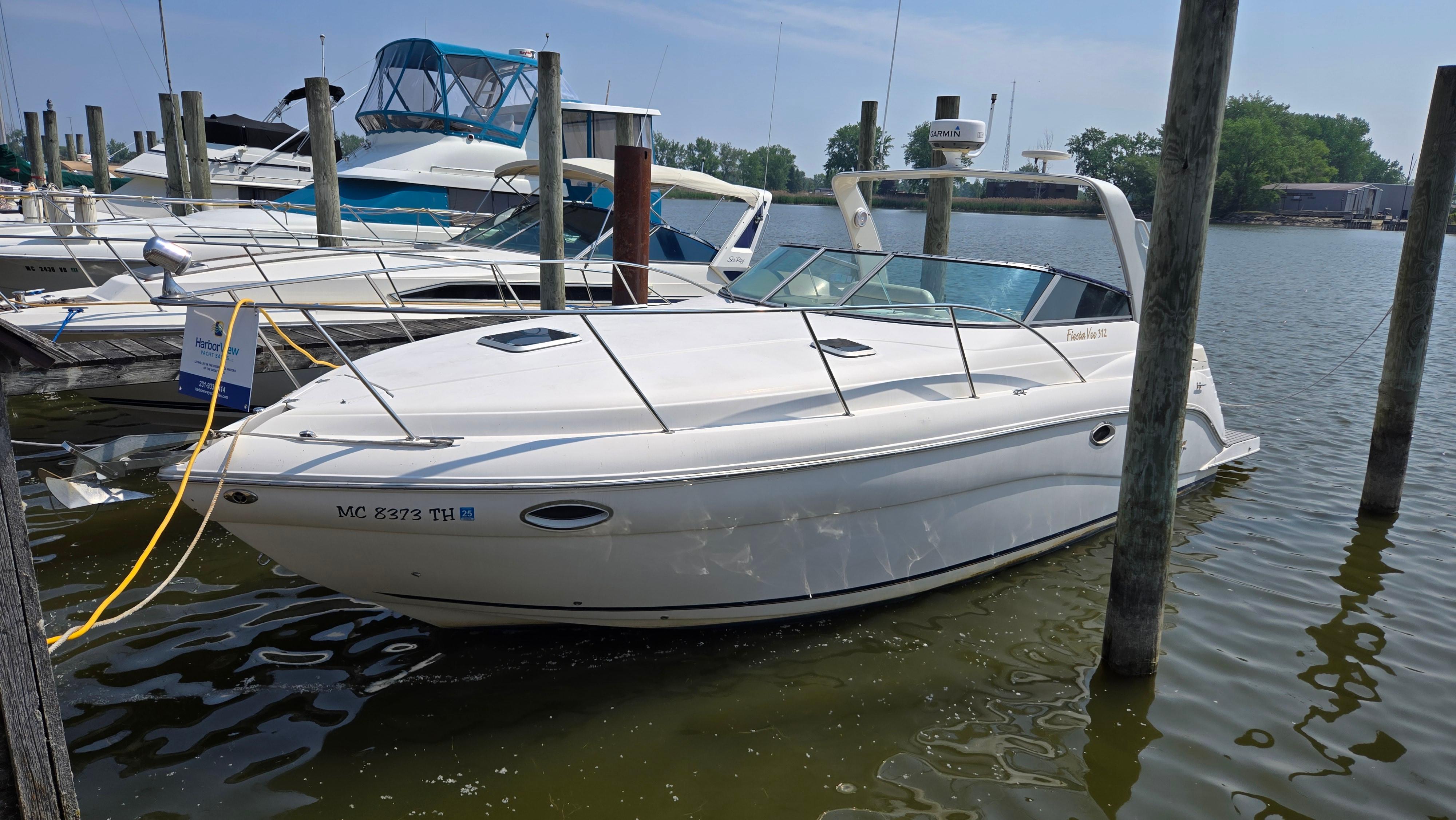 2003 Rinker Fiesta Vee 312