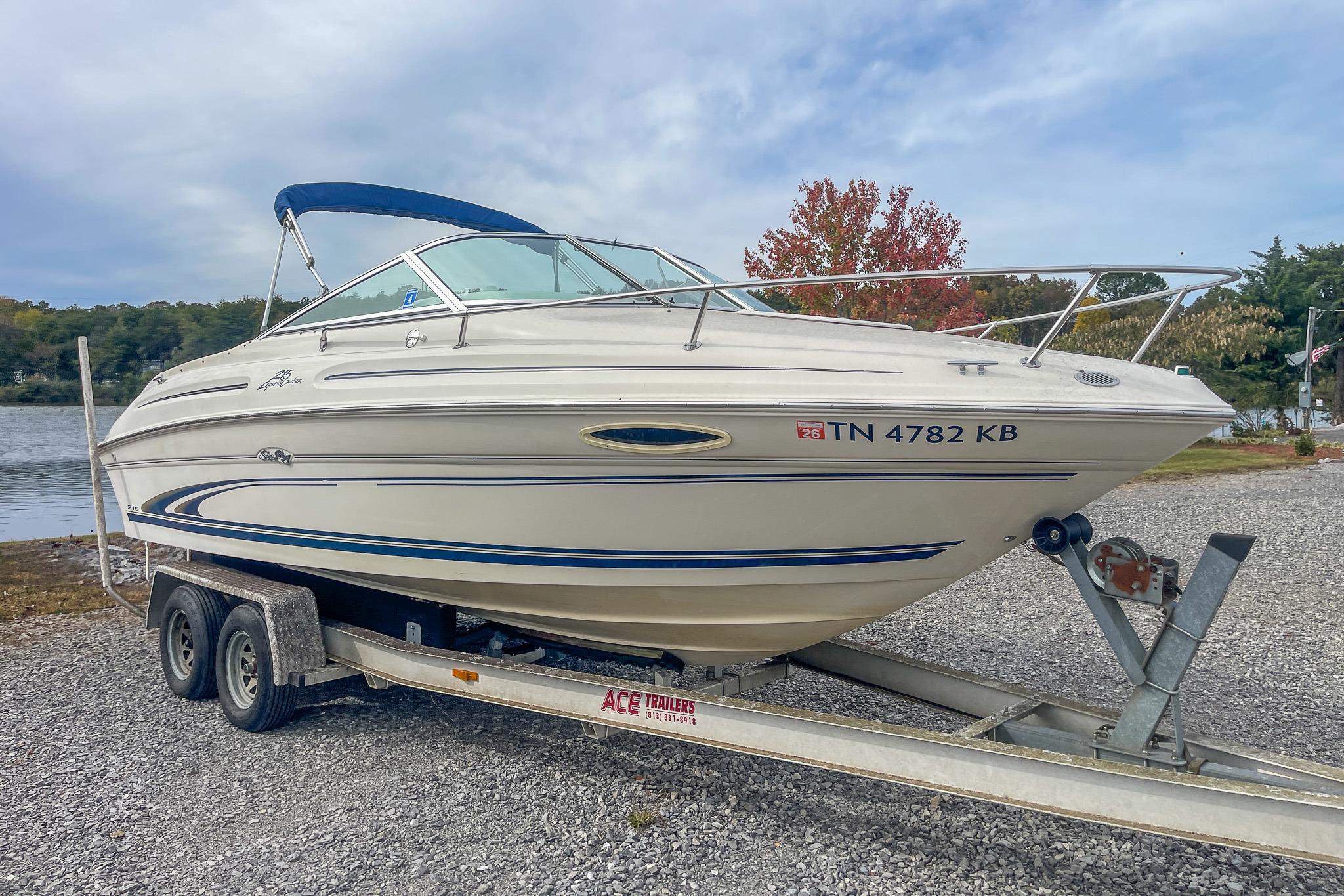 1999 Sea Ray 215 Express Cruiser