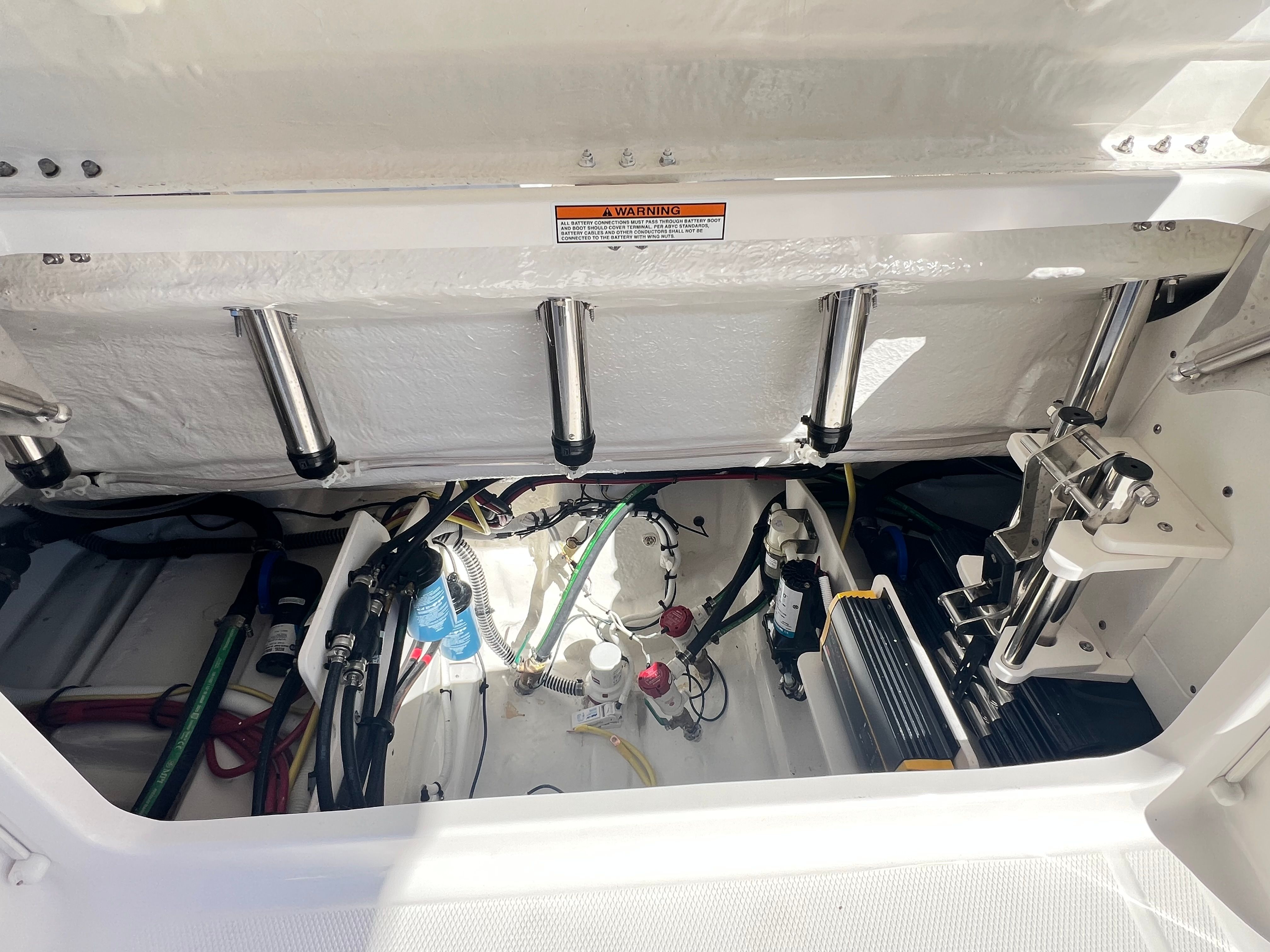 2026 Robalo R270 Center Console - 8