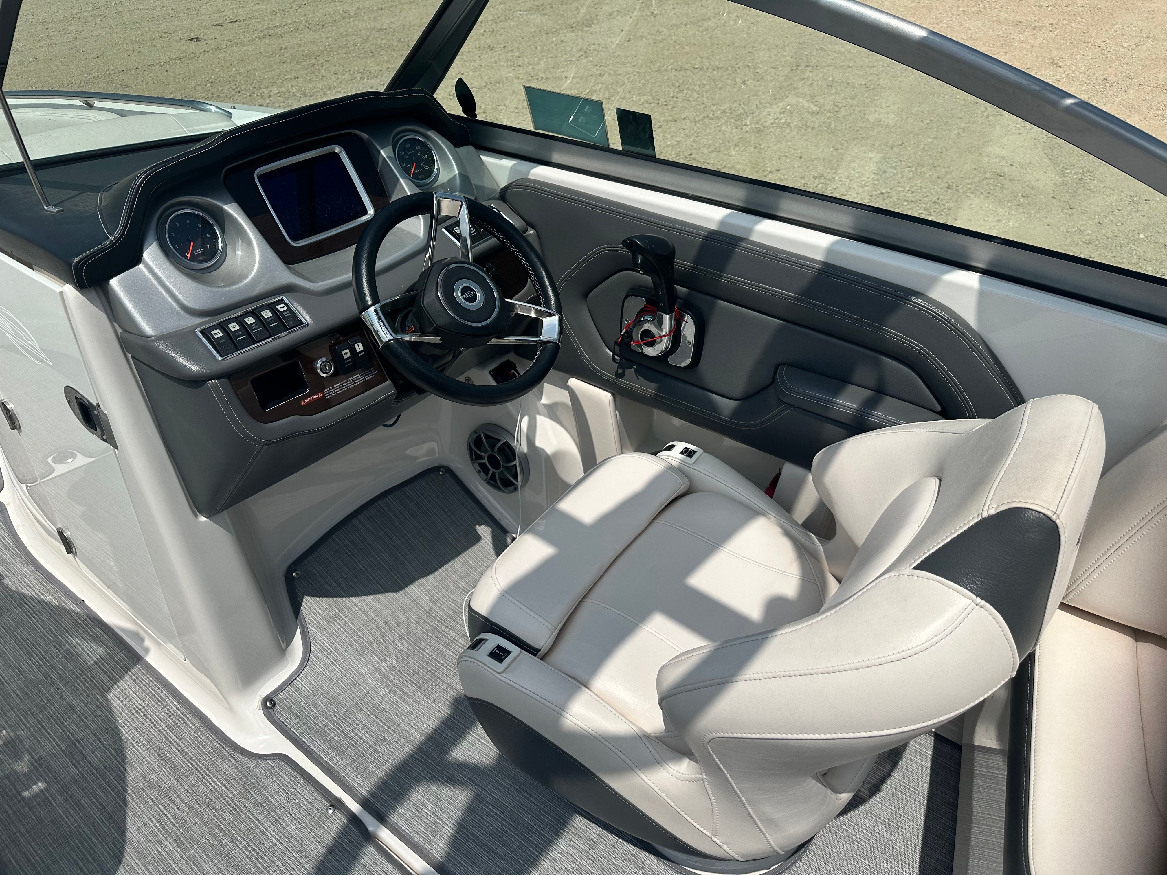 2017 Chaparral Extreme 264 Surf - 8
