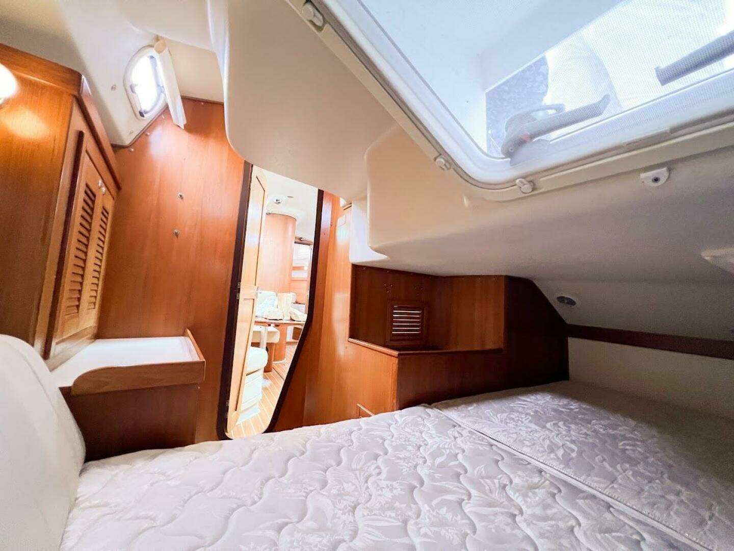 2007 Catalina 350 MK II - Image 33