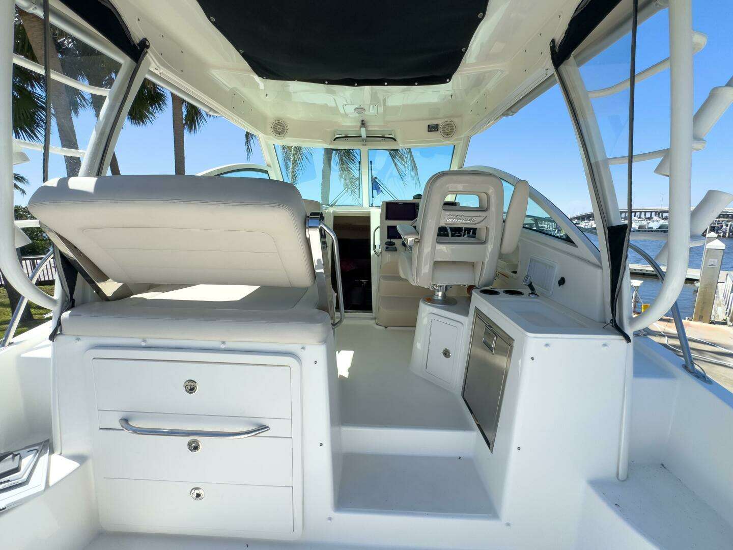 2018 Boston Whaler 315 Conquest - Image 18