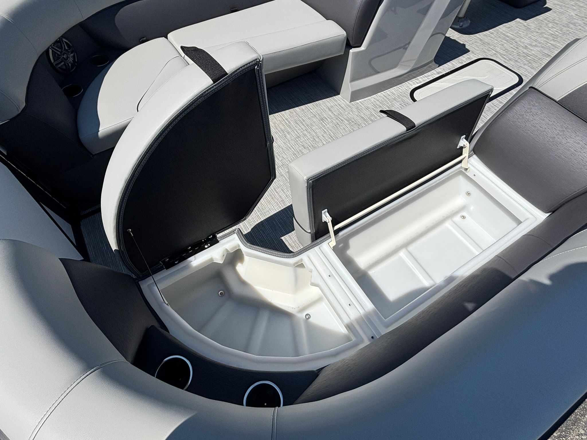 2026 Viaggio V22U - 12