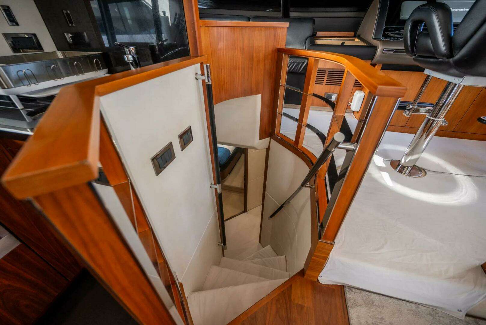 2015 Sunseeker 75 - Image 14