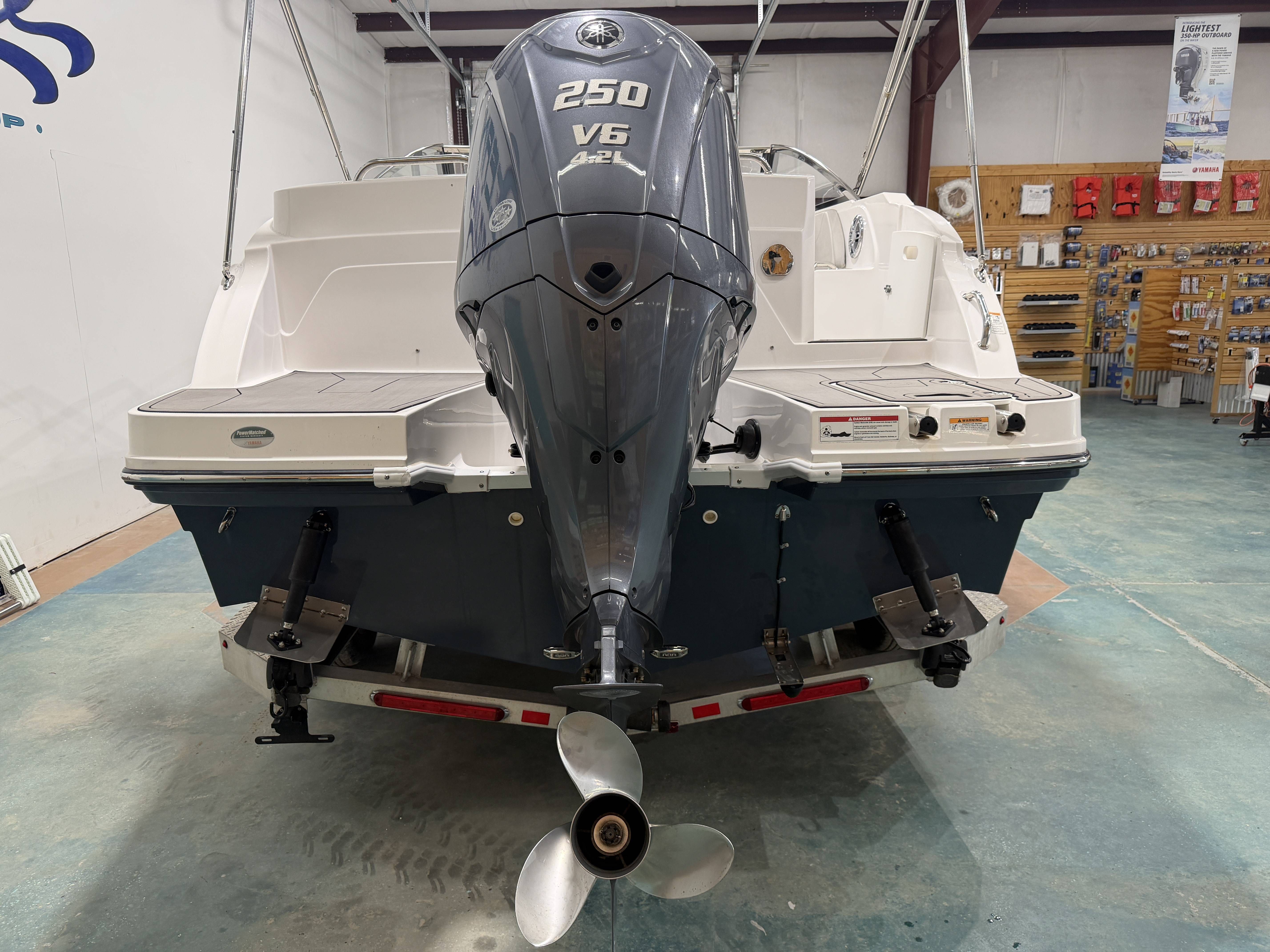 2023 Hurricane SunDeck 235 OB - 9