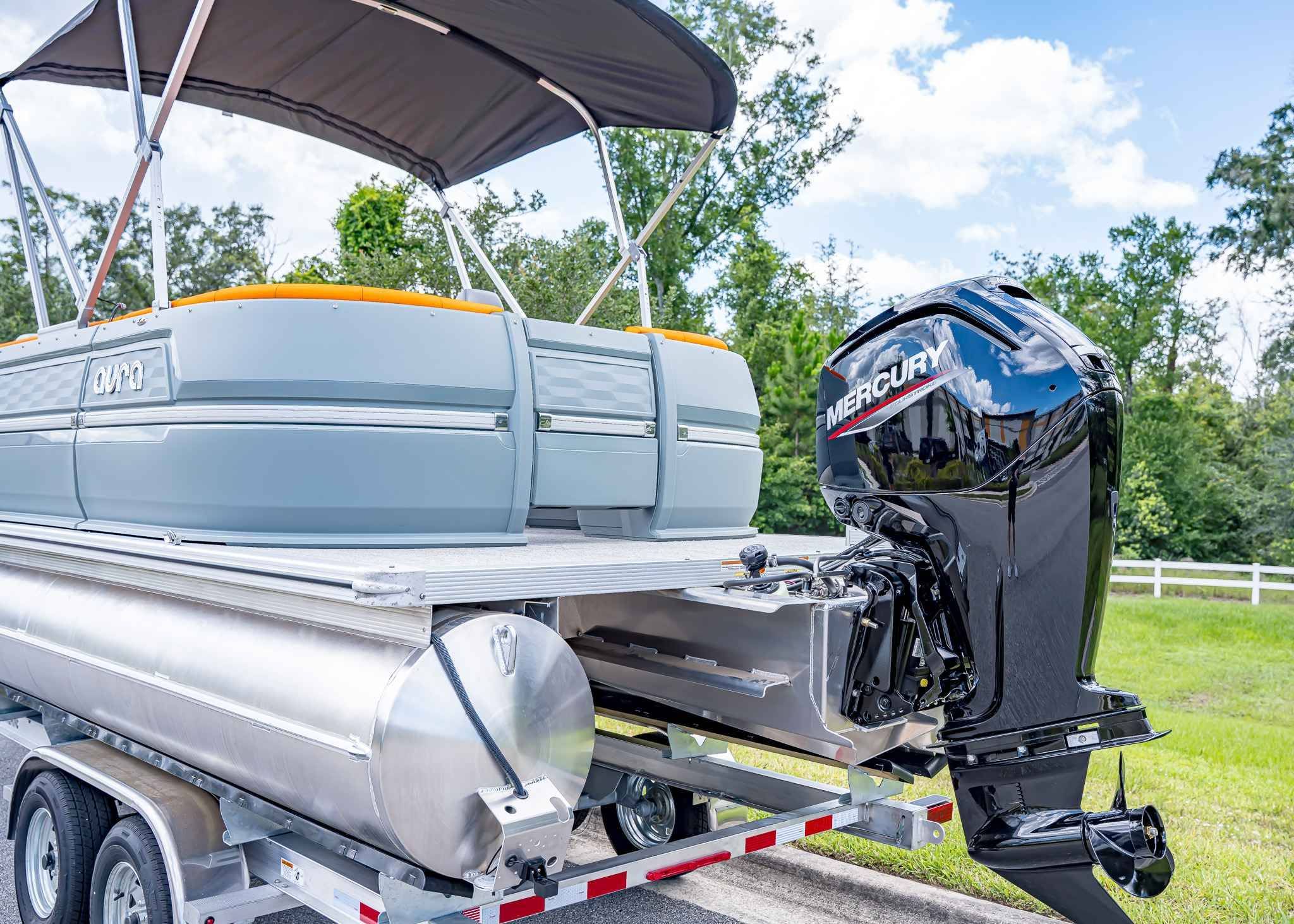 2025 Tahoe Pontoon Aura Quad Lounge - 4