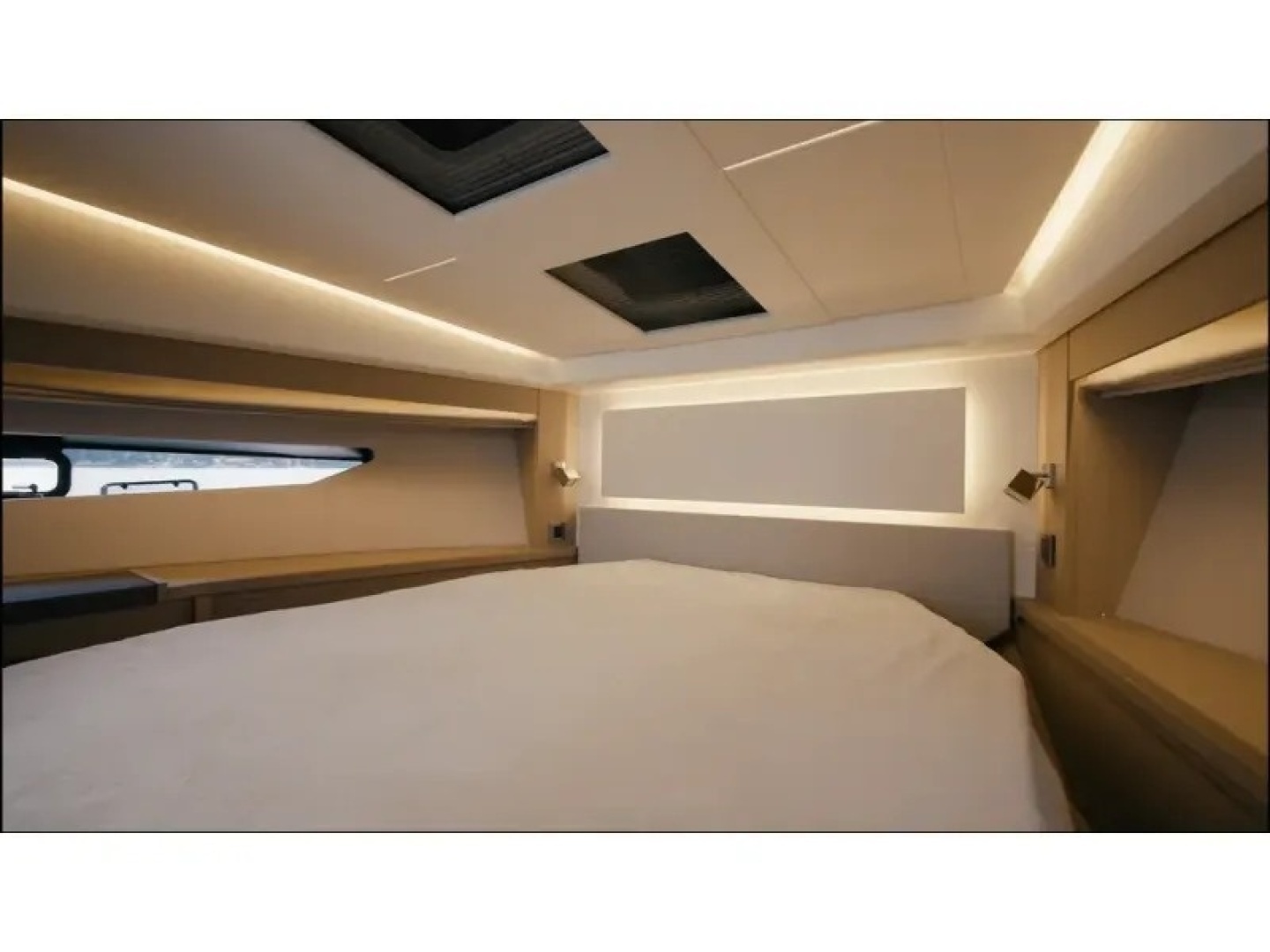 2018 Present Yachts 520S - Image 28