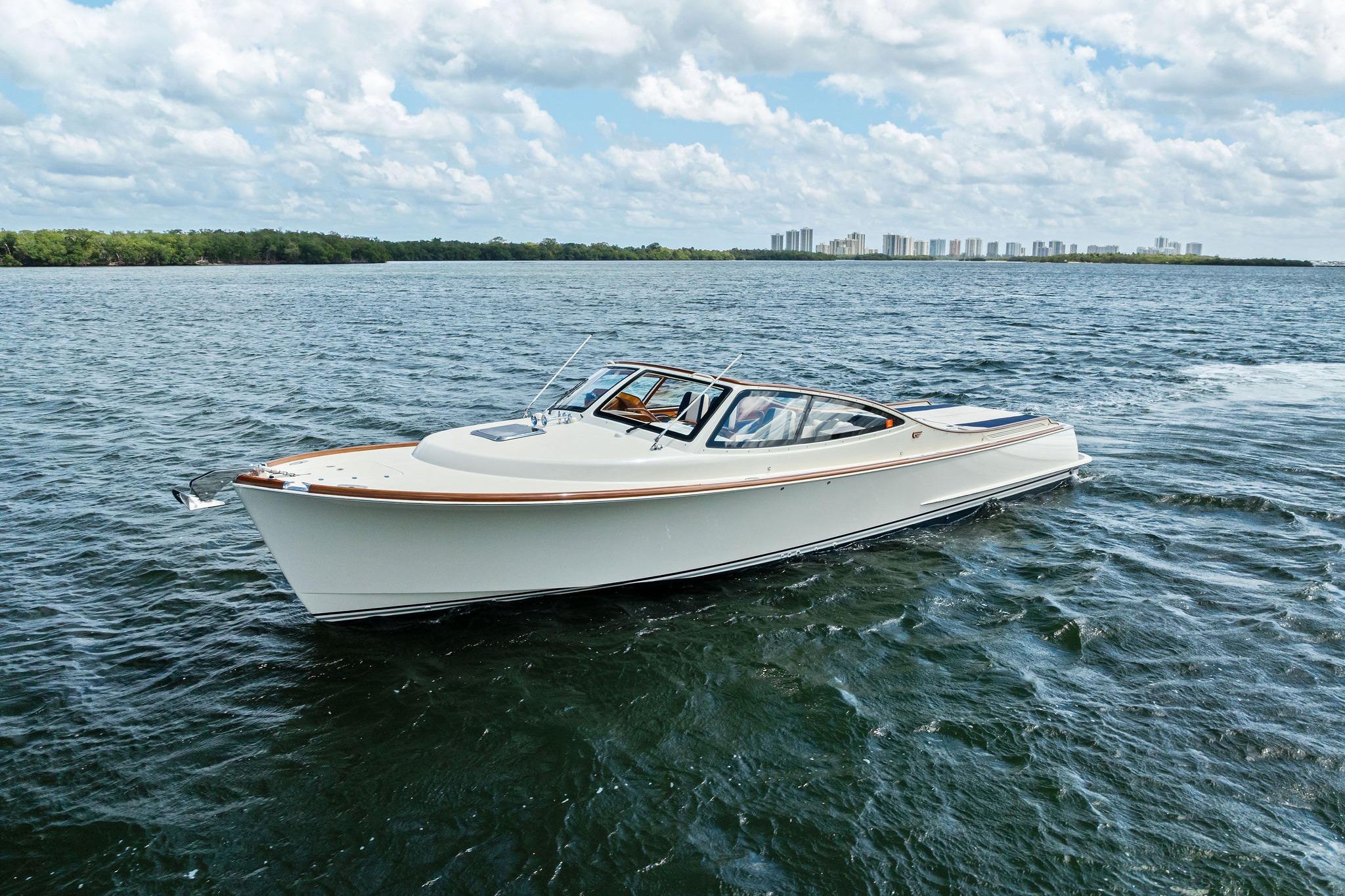 2008 Hinckley Talaria 38R