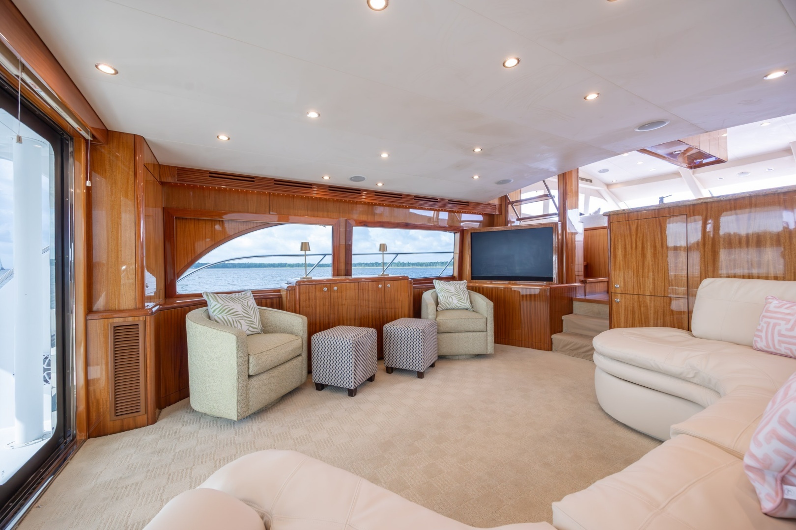 2008 Hatteras Motor Yacht - Image 81