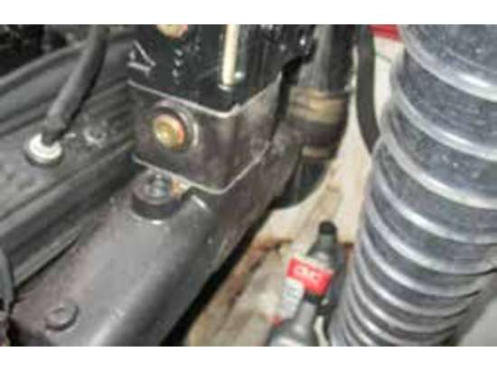 Close-up of the engine compartment of a 2000 Bayliner 3055 Ciera Sunbridge.