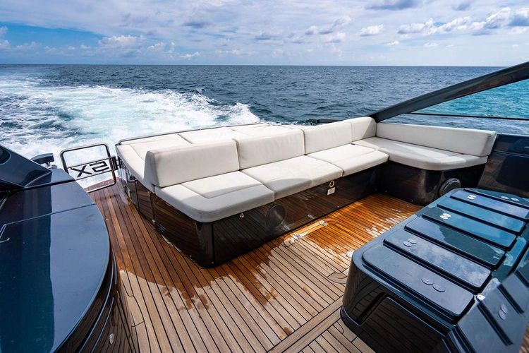 2018 Pershing 5x - Image 8